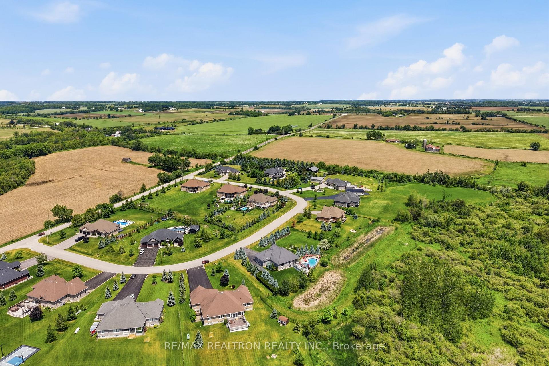 Photo 57 of 17 Brolley Crescent, Essa, Thornton — HOMEH
