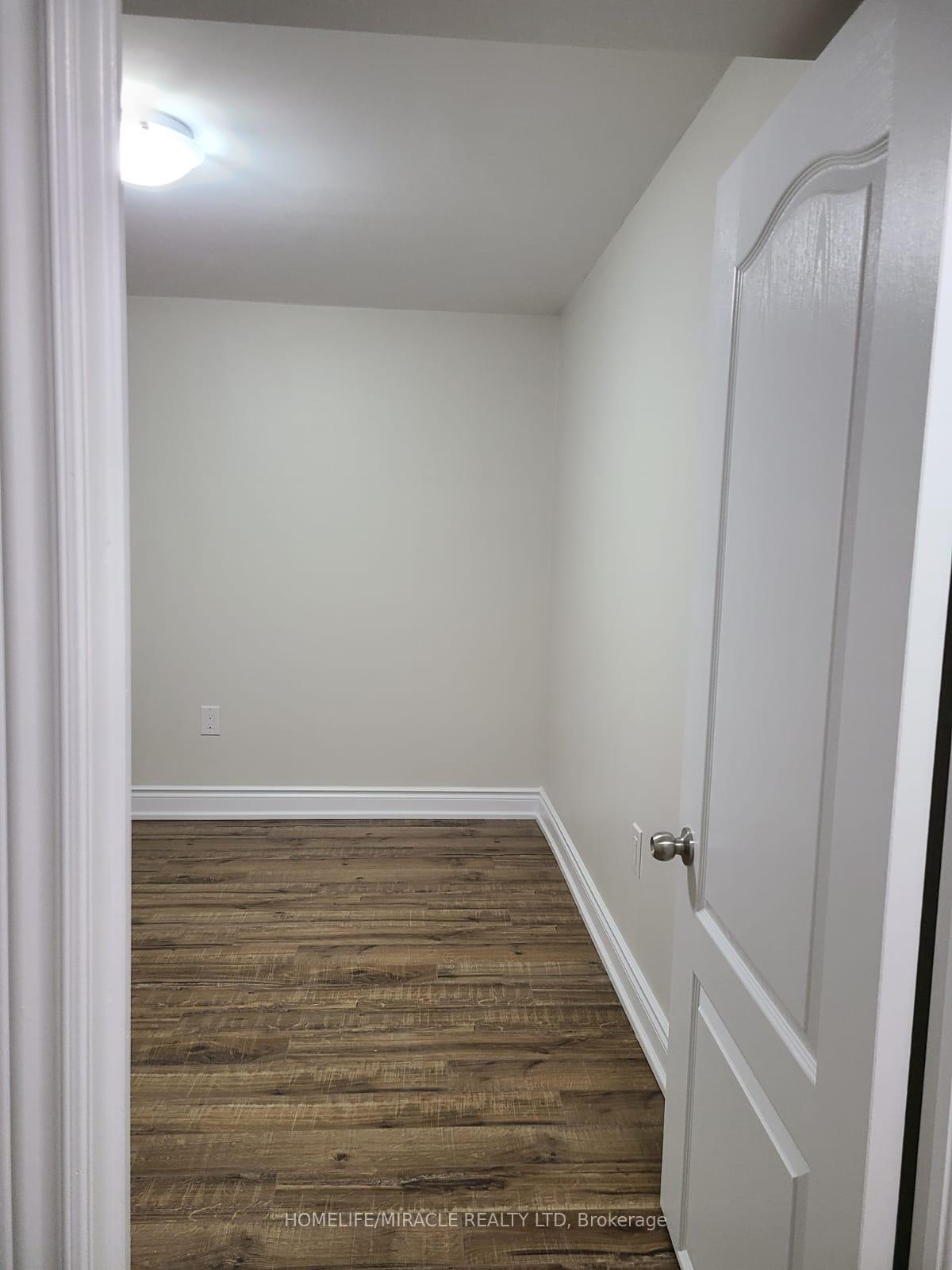 Photo 8 of 38 Whitehaven Drive, Brampton, Heart Lake West — HOMEH