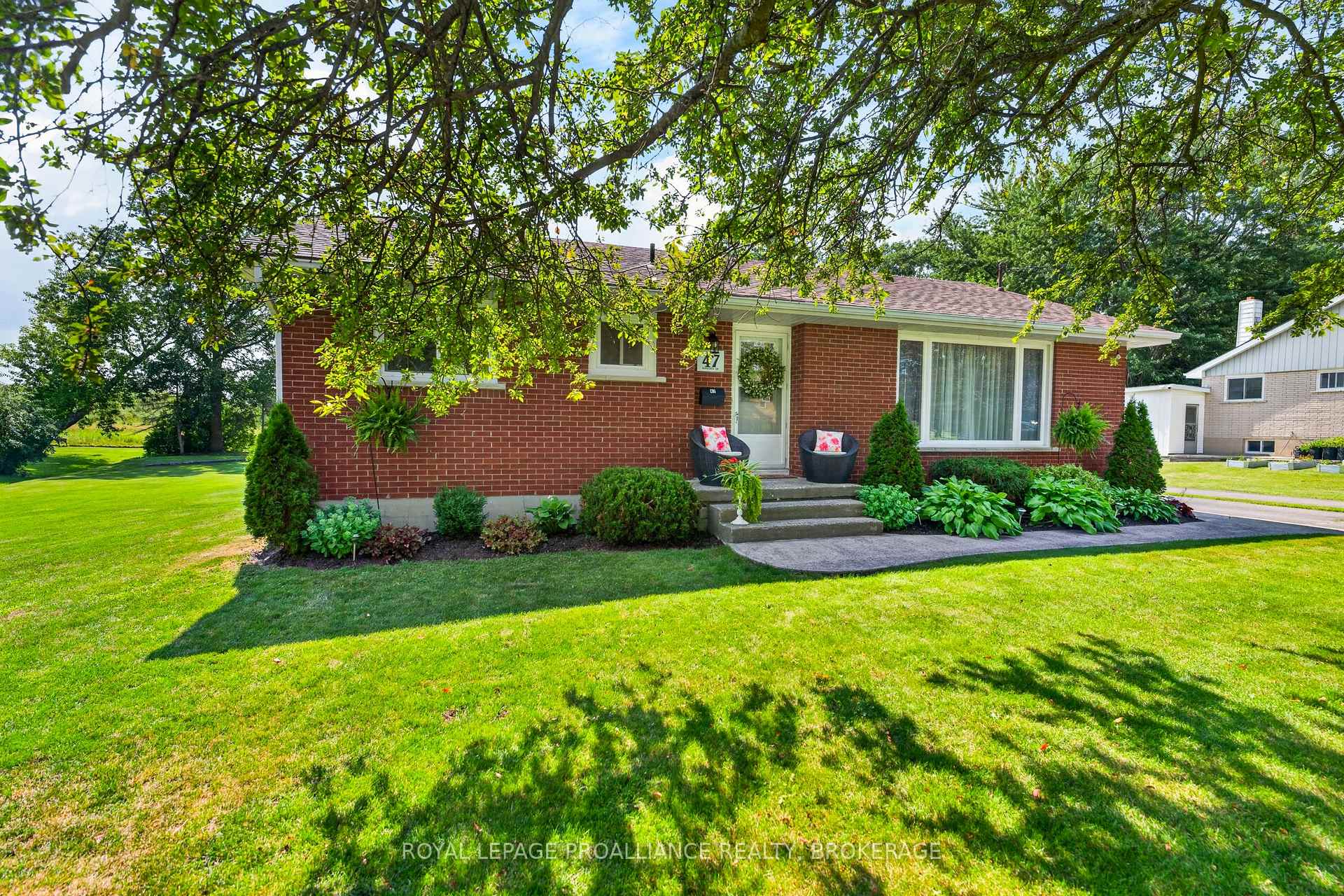 Photo 3 of 47 Riverview Drive, Greater Napanee, Greater Napanee — HOMEH