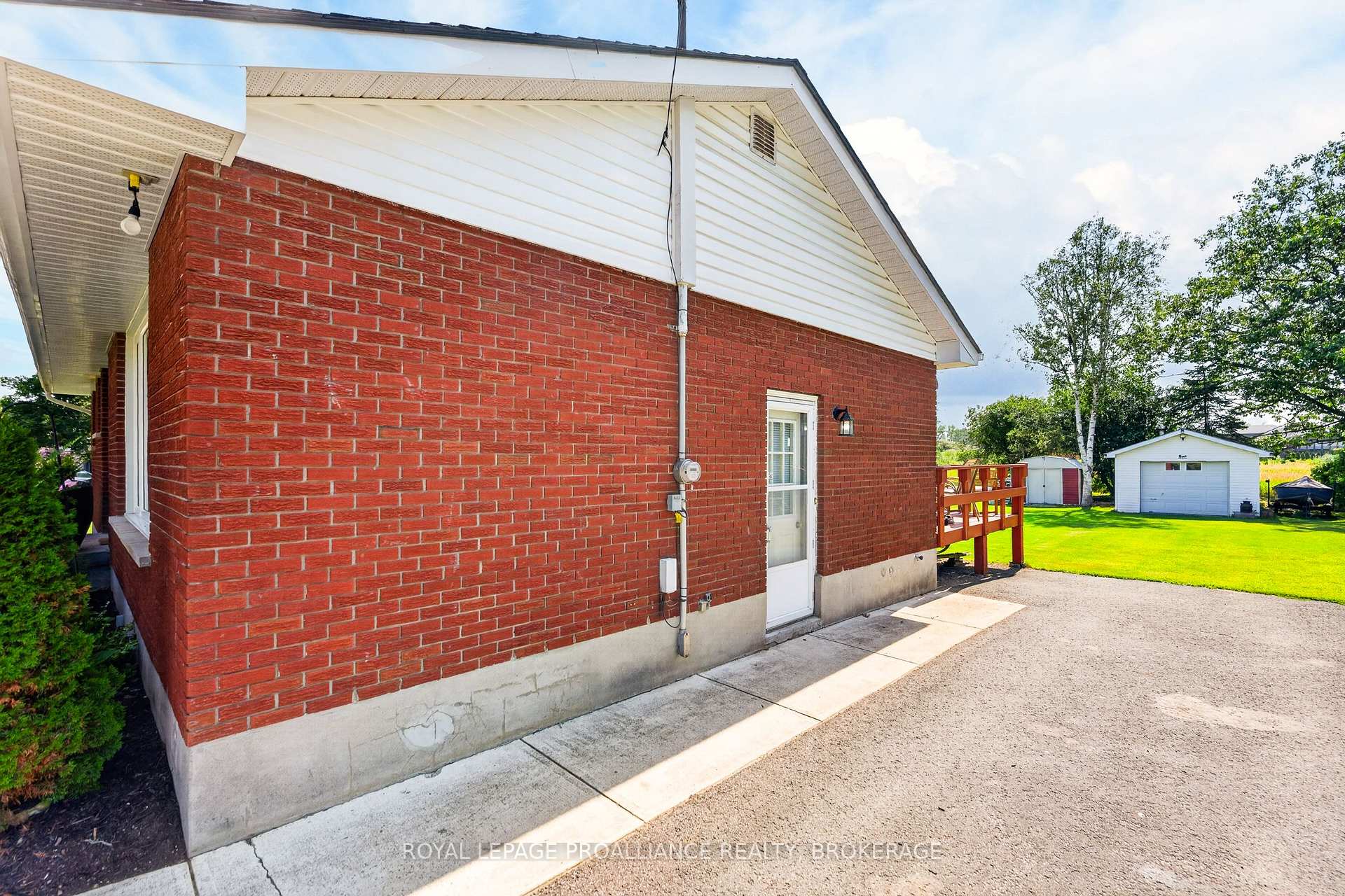 Photo 35 of 47 Riverview Drive, Greater Napanee, Greater Napanee — HOMEH