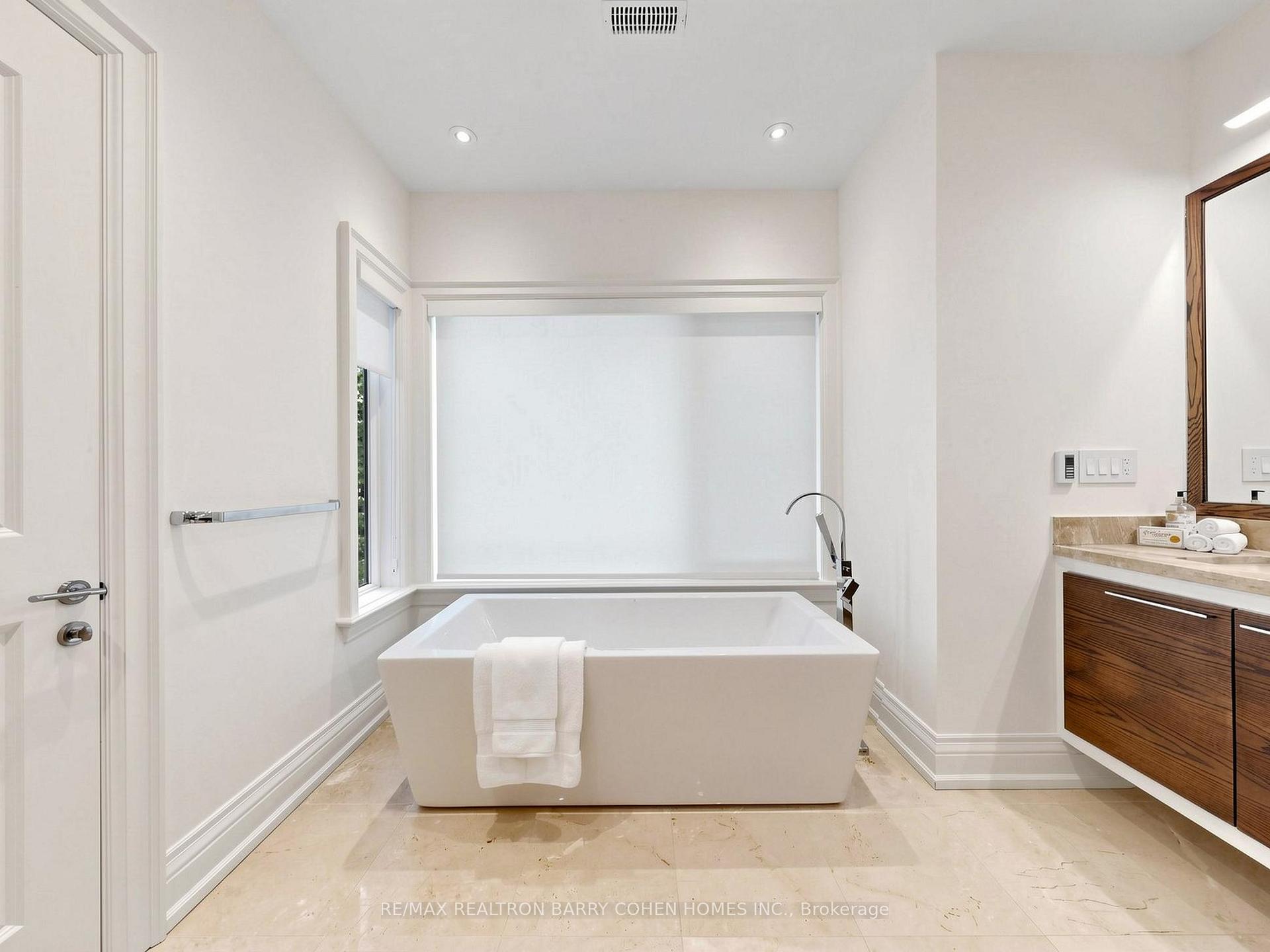 Photo 27 of 96 Southvale Drive, Toronto, Leaside — HOMEH