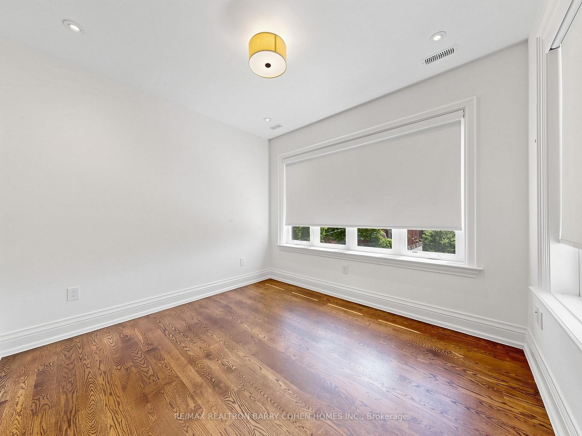 Photo 32 of 96 Southvale Drive, Toronto, Leaside — HOMEH
