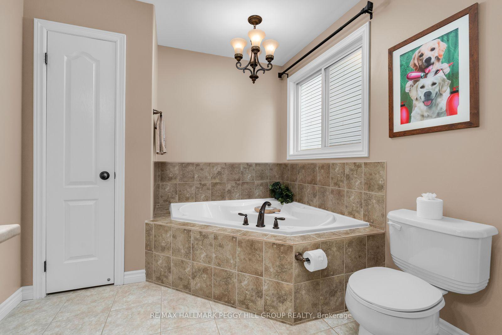 Photo 16 of 11 Red Cedar Lane, Essa, Angus — HOMEH