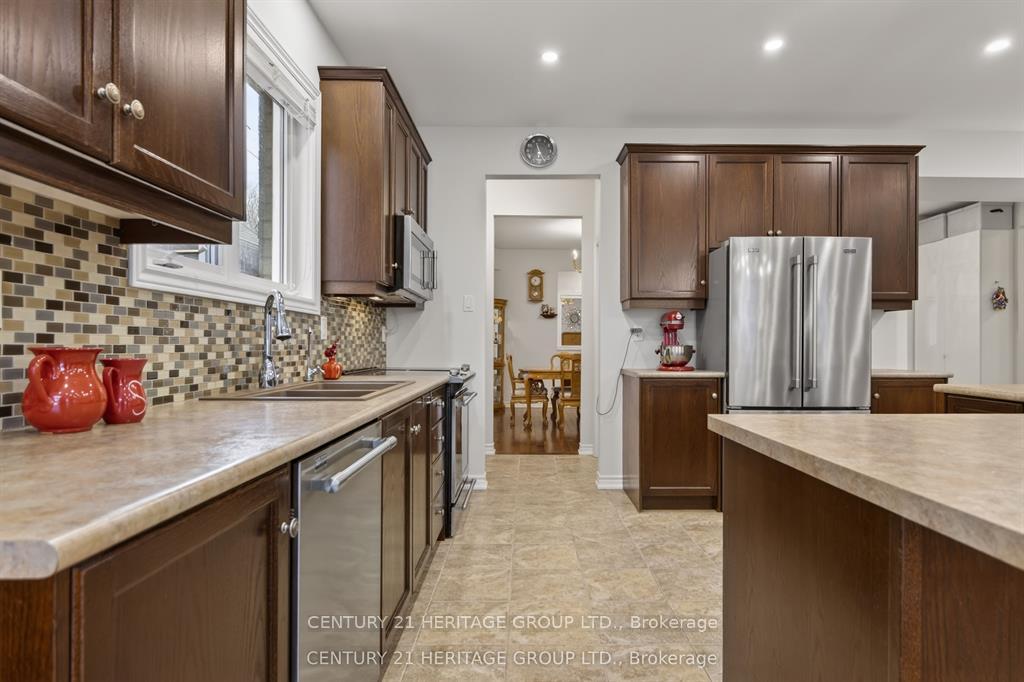 Photo 16 of 136 Riveredge Drive, Georgina, Keswick North — HOMEH