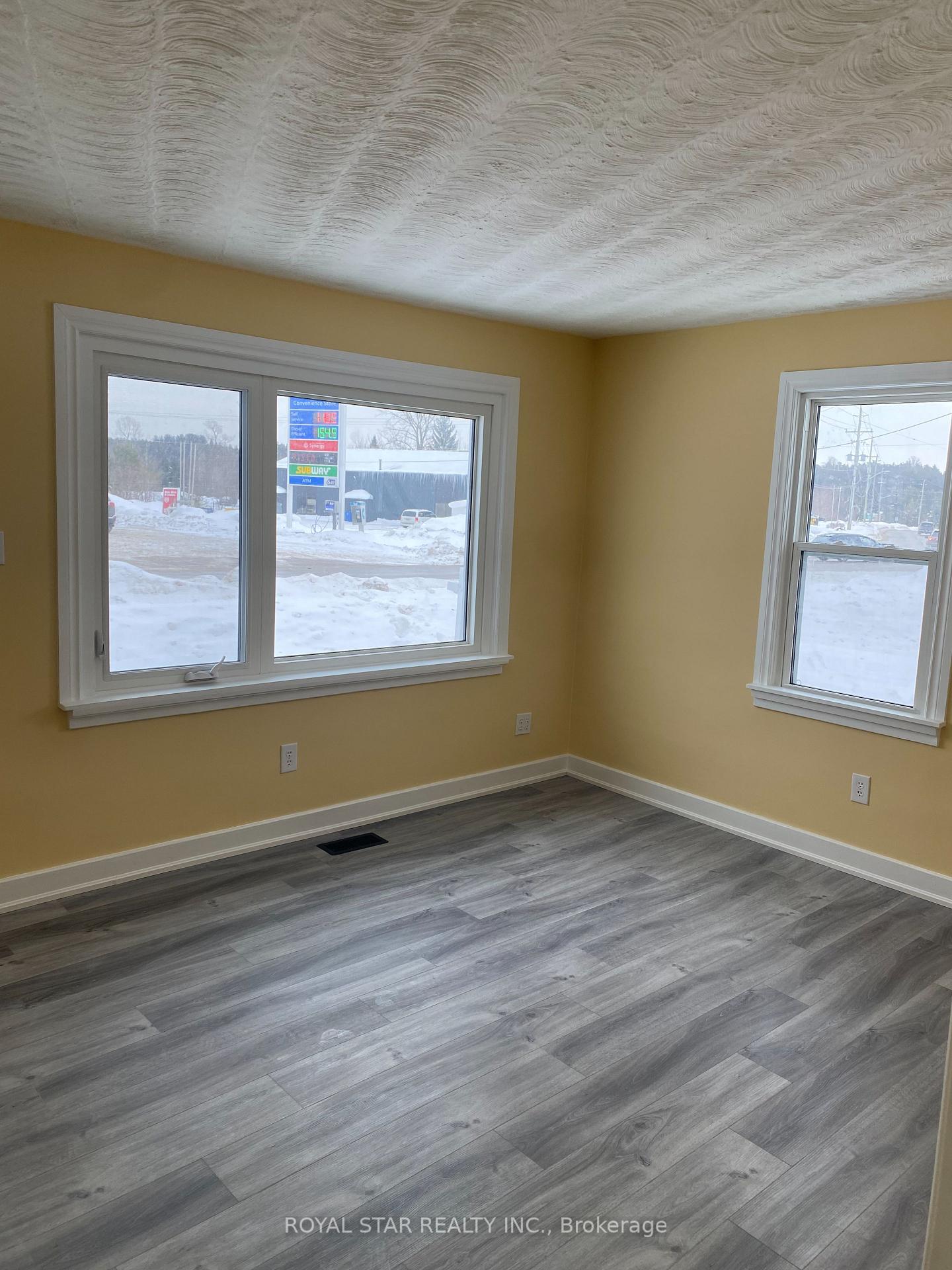 Photo 10 of 582 Garafraxa Street S, West Grey — HOMEH