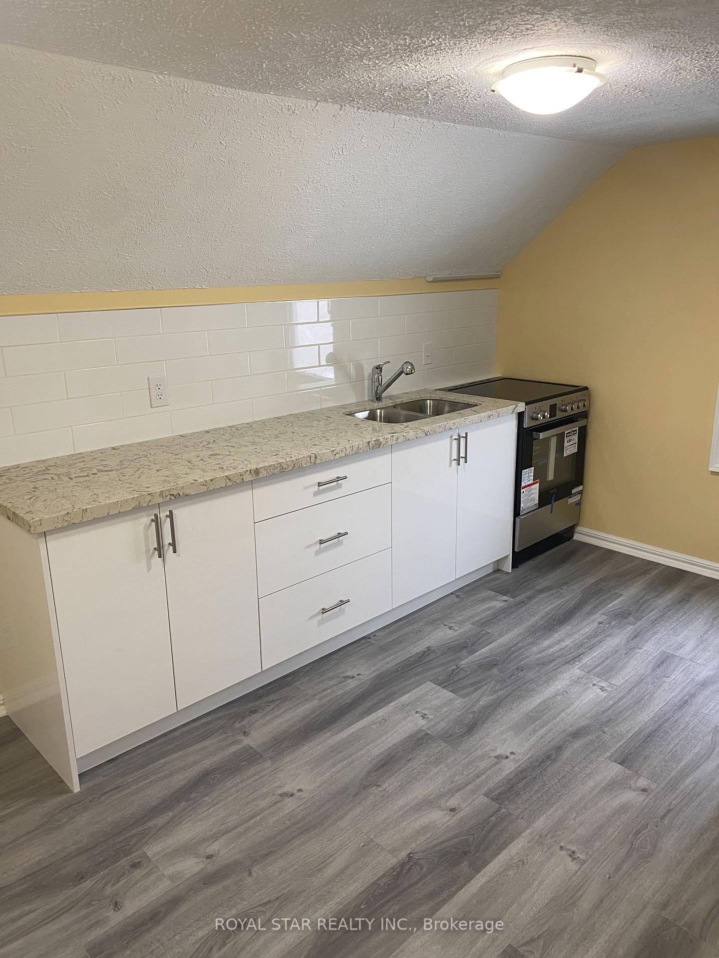 Photo 12 of 582 Garafraxa Street S, West Grey — HOMEH