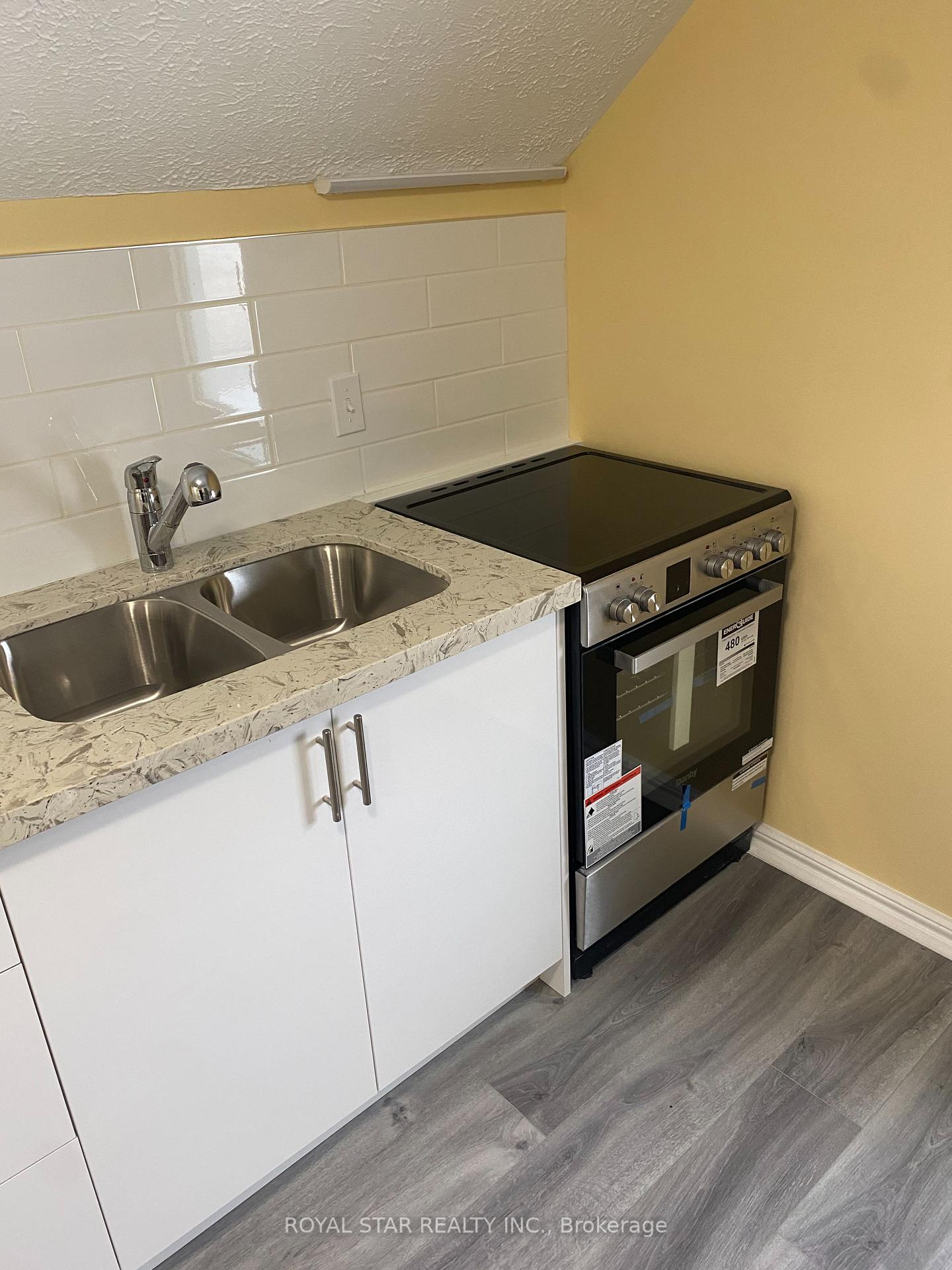 Photo 14 of 582 Garafraxa Street S, West Grey — HOMEH