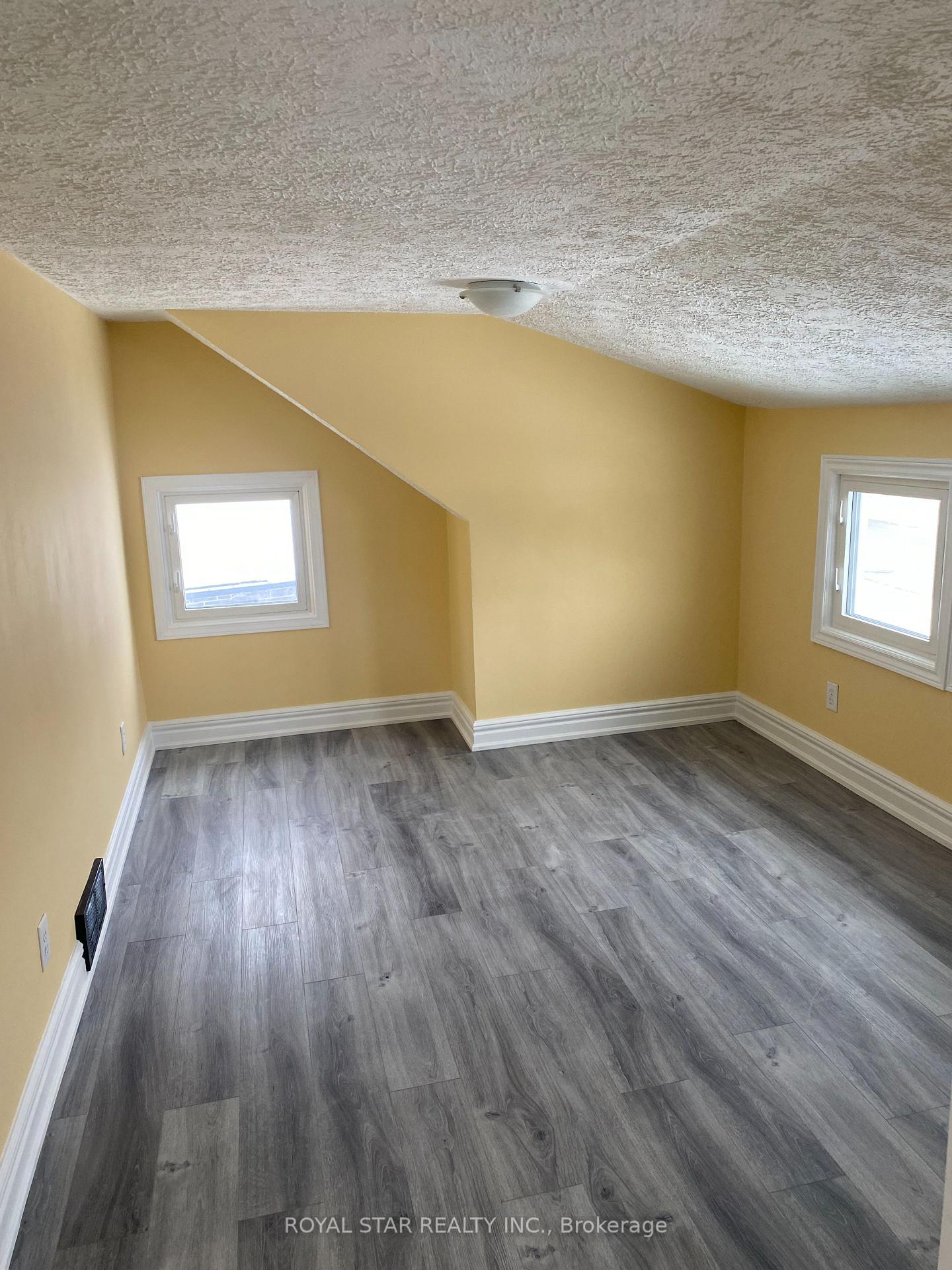 Photo 16 of 582 Garafraxa Street S, West Grey — HOMEH