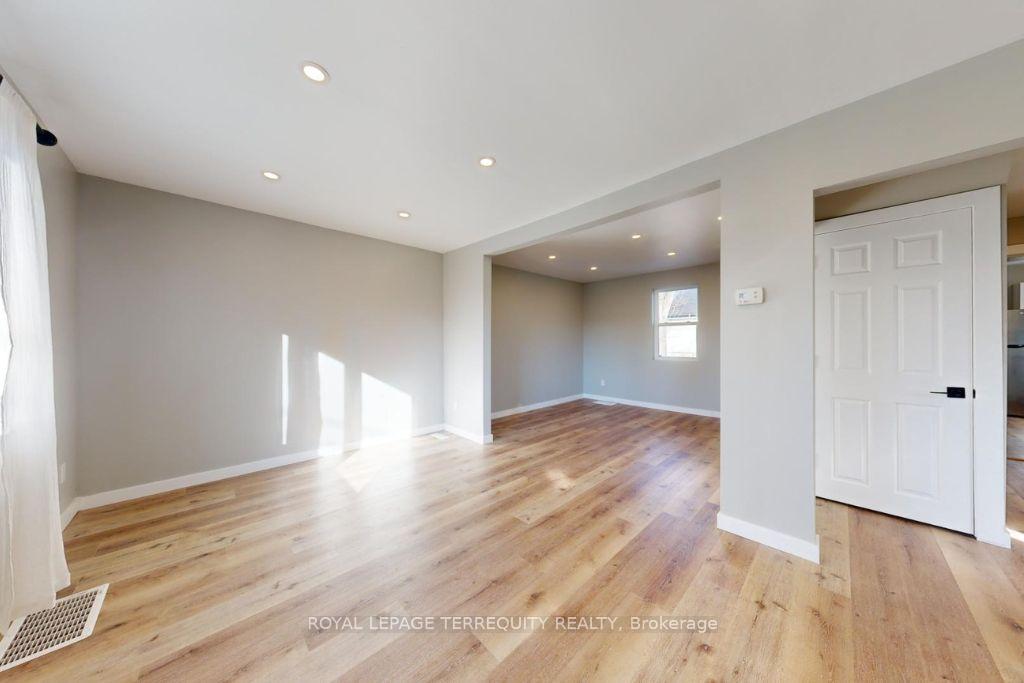 Photo 3 of 77 Glenburn Avenue, Toronto, O'Connor-Parkview — HOMEH