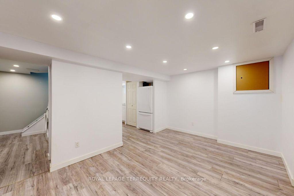 Photo 24 of 77 Glenburn Avenue, Toronto, O'Connor-Parkview — HOMEH