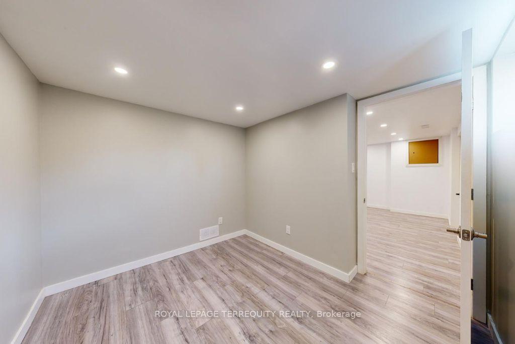 Photo 27 of 77 Glenburn Avenue, Toronto, O'Connor-Parkview — HOMEH