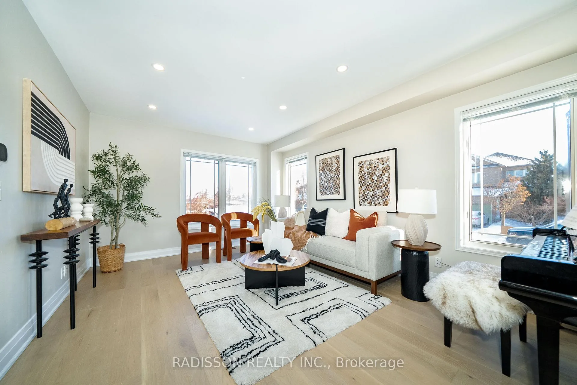 Photo 6 of 94 Bilbrough Street, Aurora, Bayview Northeast — HOMEH