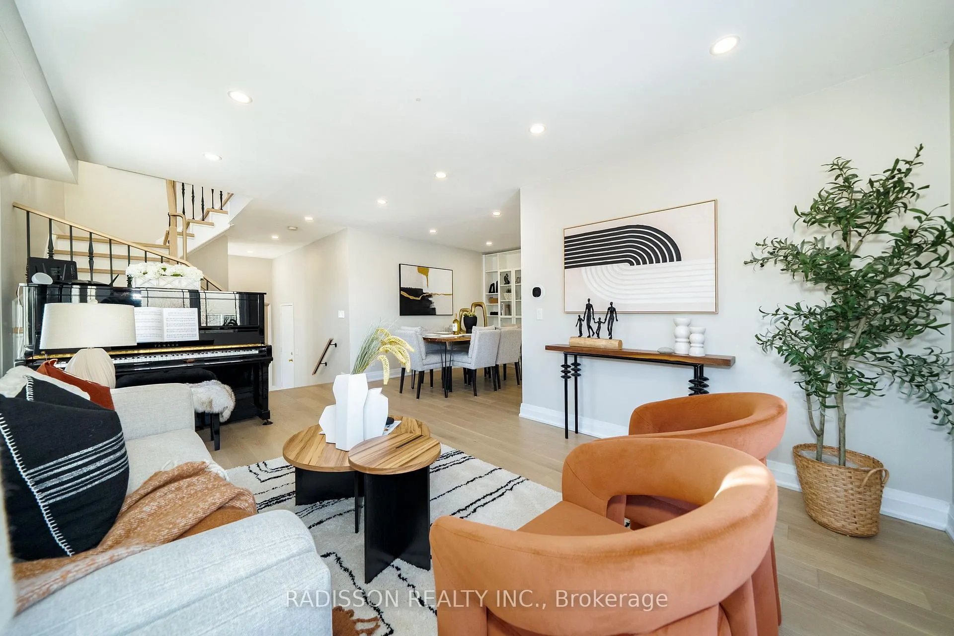 Photo 8 of 94 Bilbrough Street, Aurora, Bayview Northeast — HOMEH