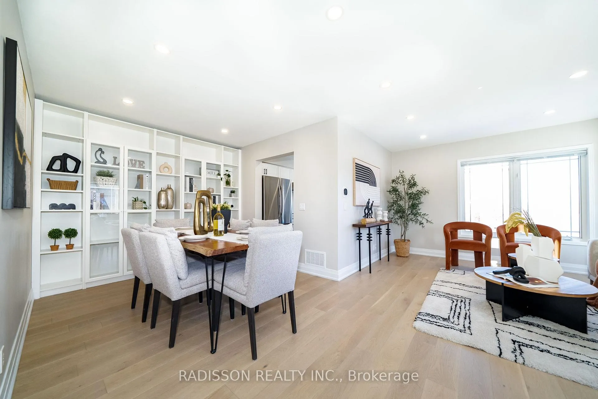 Photo 10 of 94 Bilbrough Street, Aurora, Bayview Northeast — HOMEH