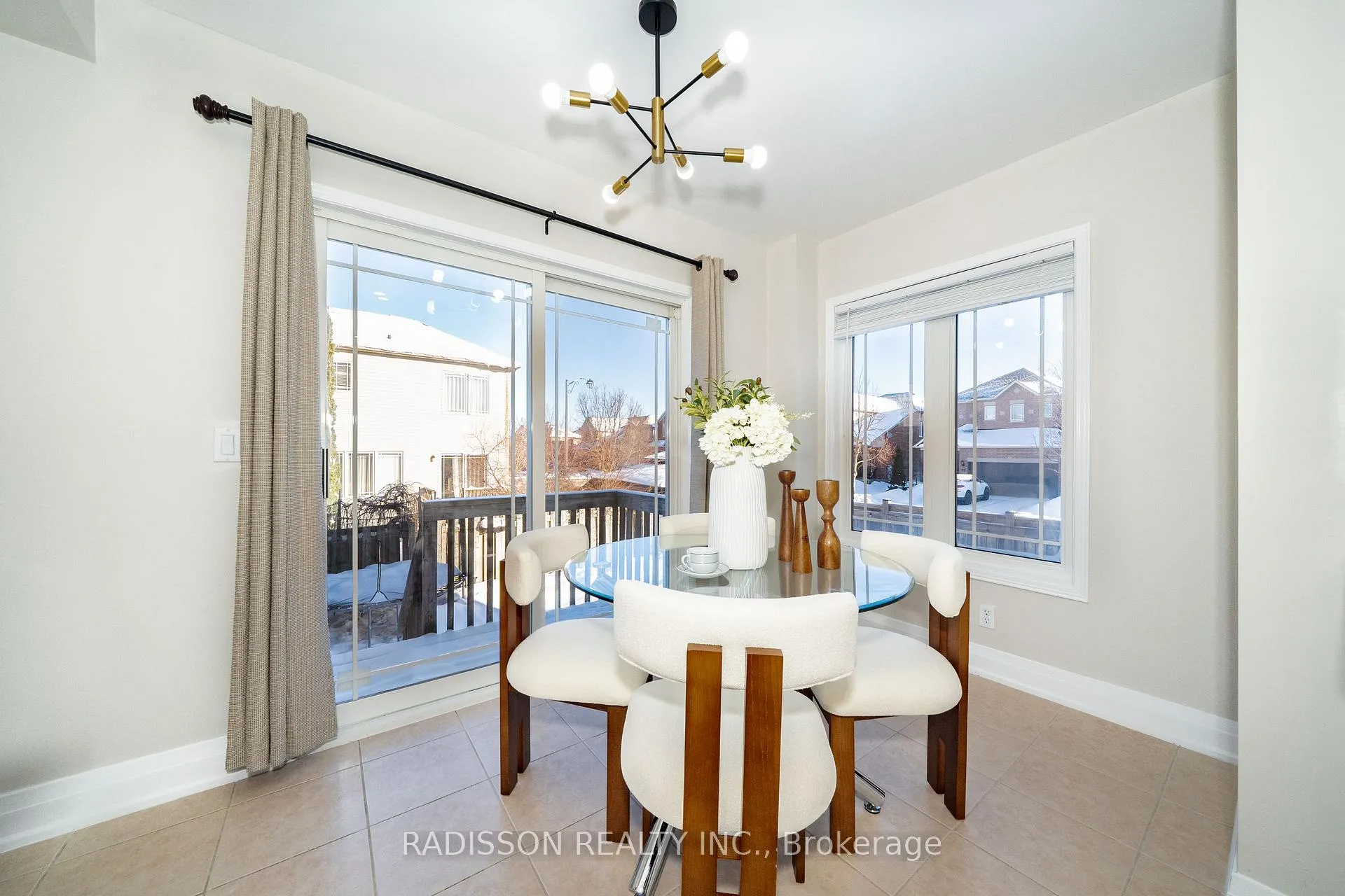Photo 13 of 94 Bilbrough Street, Aurora, Bayview Northeast — HOMEH