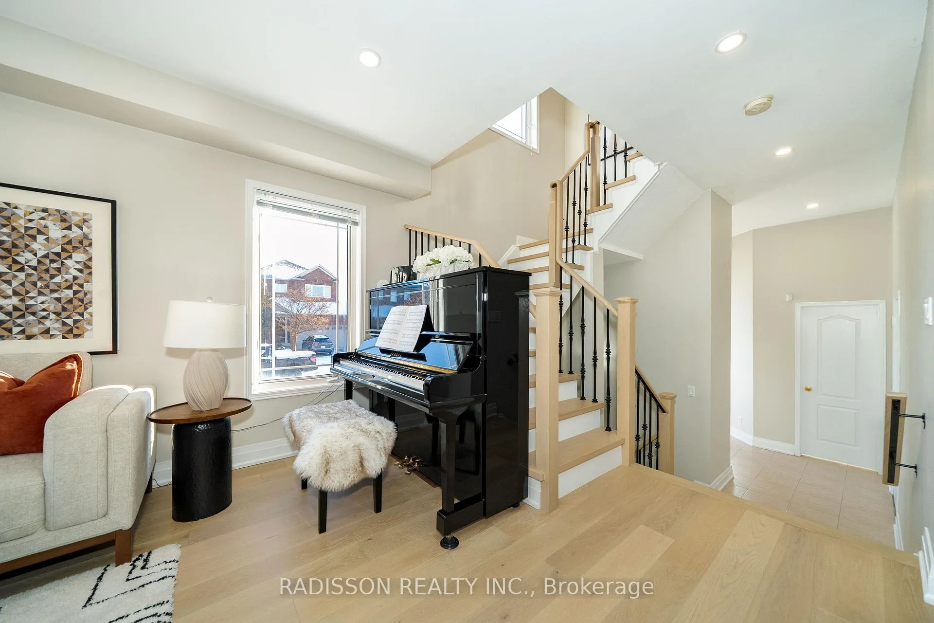 Photo 15 of 94 Bilbrough Street, Aurora, Bayview Northeast — HOMEH