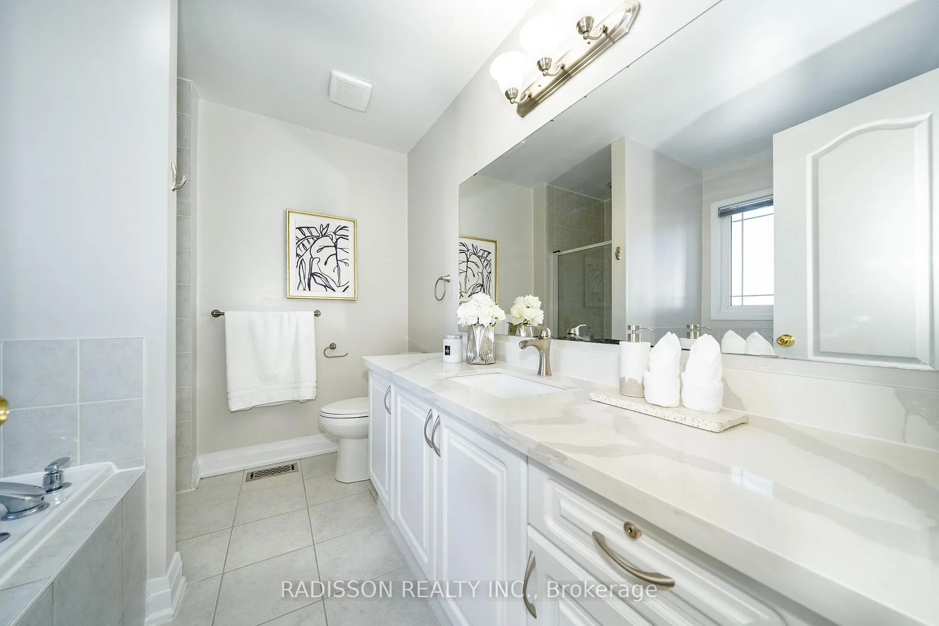 Photo 19 of 94 Bilbrough Street, Aurora, Bayview Northeast — HOMEH