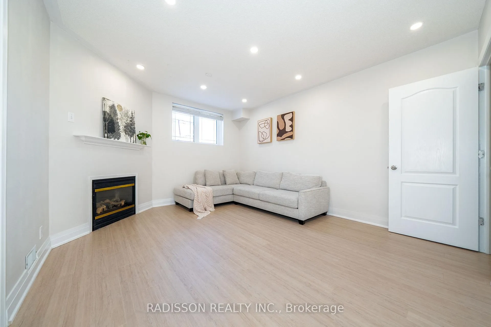 Photo 27 of 94 Bilbrough Street, Aurora, Bayview Northeast — HOMEH