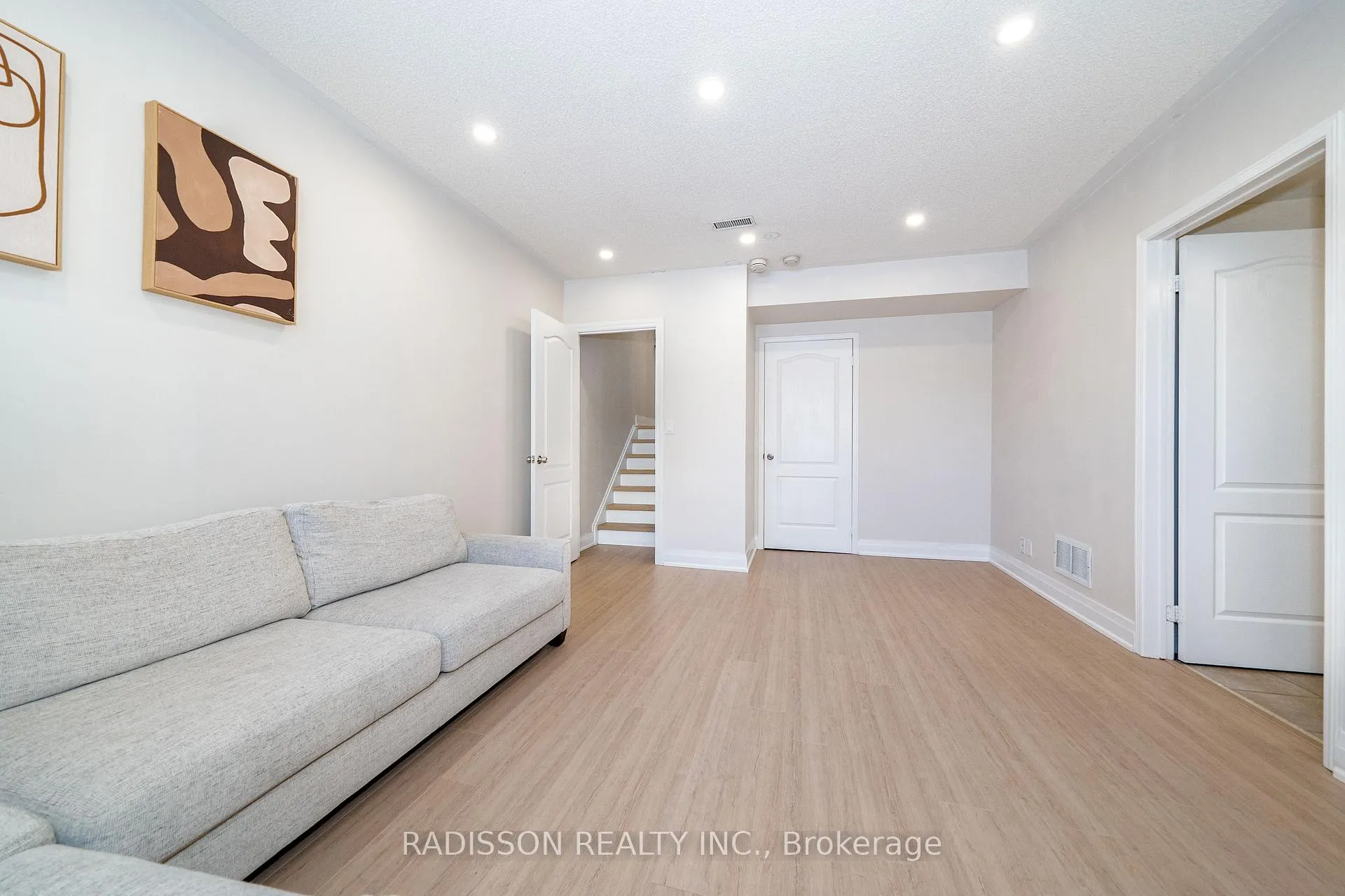 Photo 28 of 94 Bilbrough Street, Aurora, Bayview Northeast — HOMEH