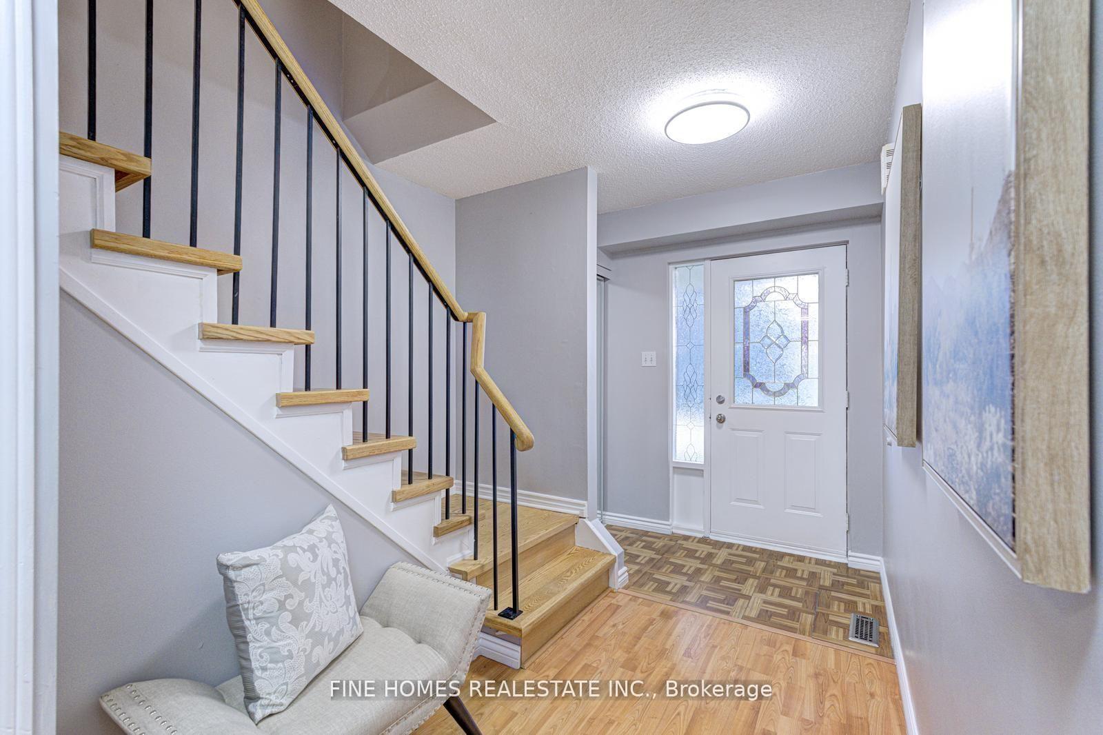 Photo 3 of 302 Maciver Boulevard, Newmarket, Summerhill Estates — HOMEH