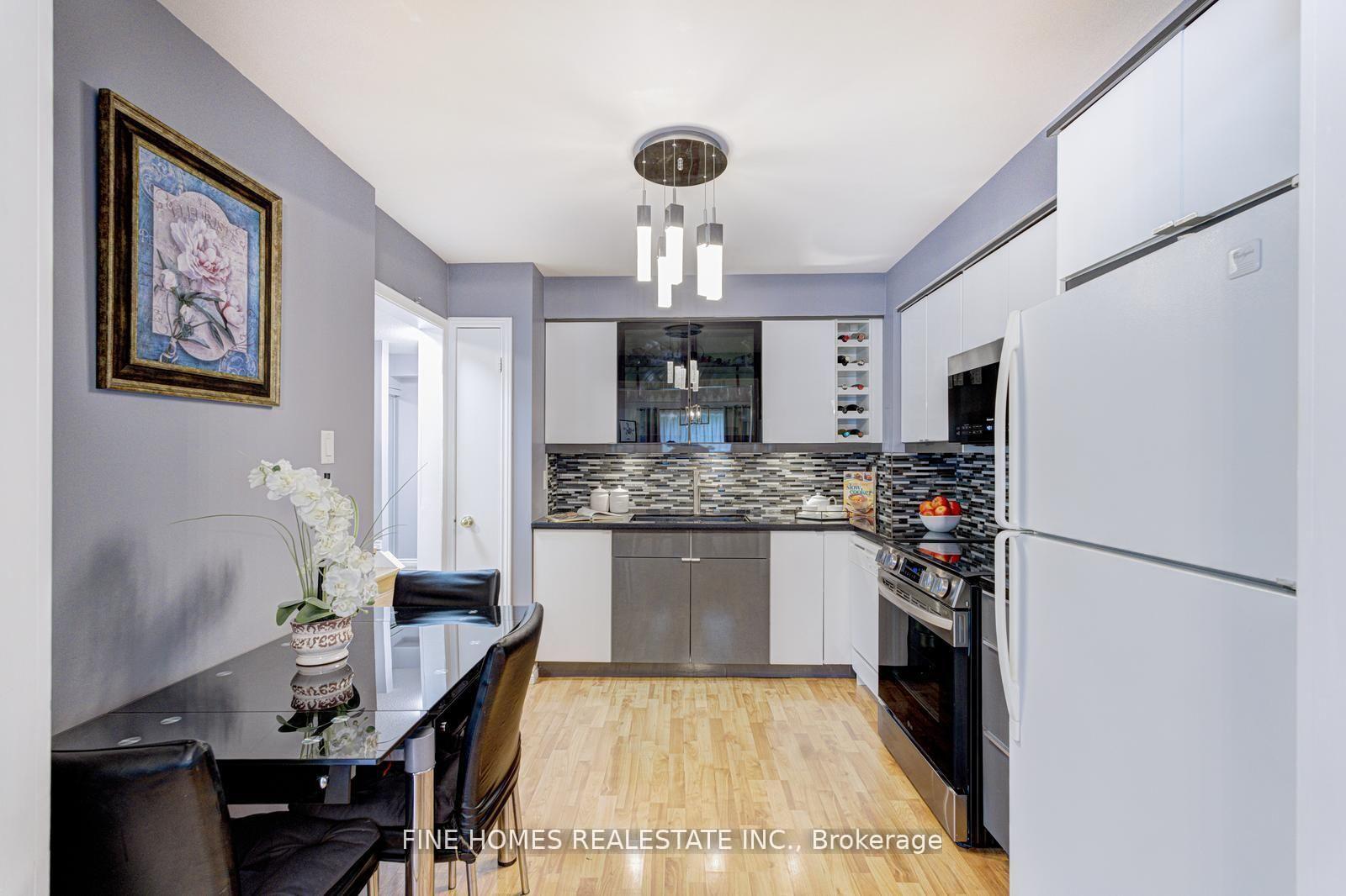 Photo 6 of 302 Maciver Boulevard, Newmarket, Summerhill Estates — HOMEH