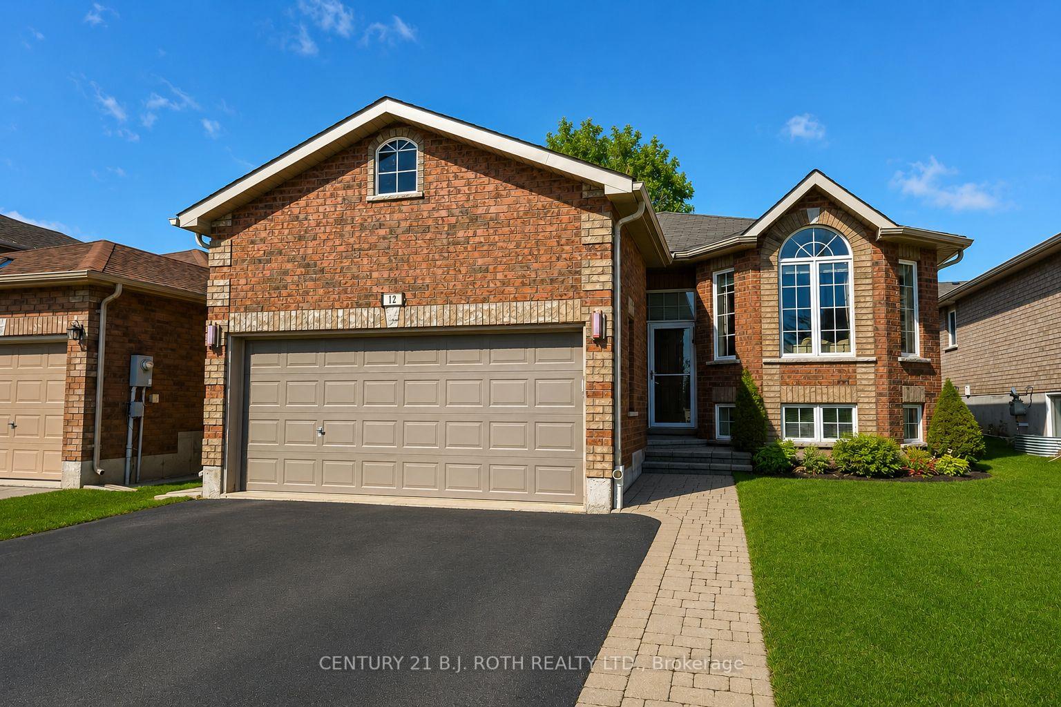Photo 2 of 12 White Crescent, Barrie, Holly — HOMEH