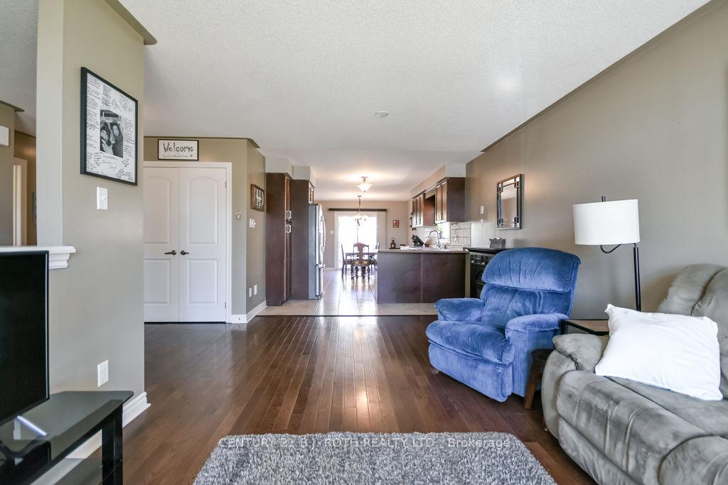 Photo 7 of 12 White Crescent, Barrie, Holly — HOMEH