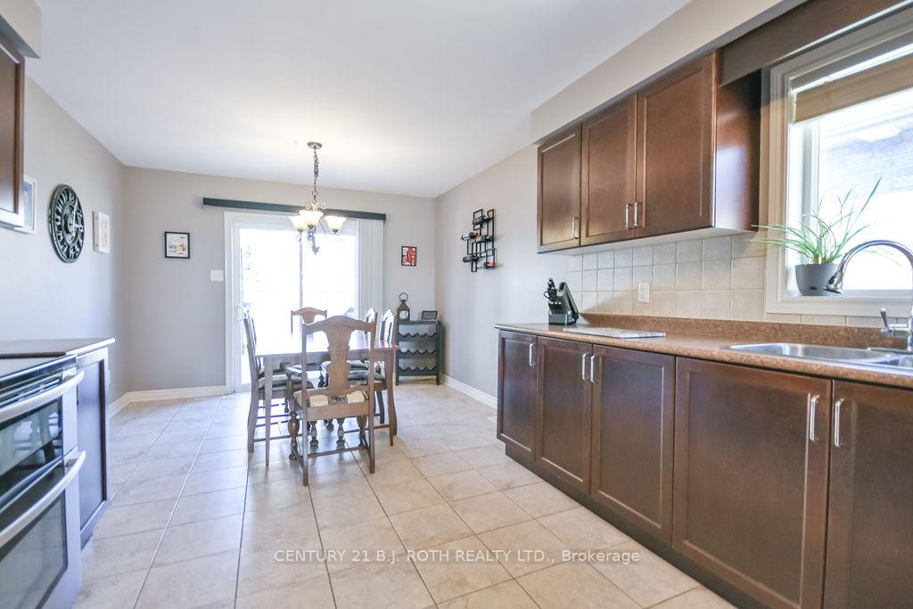 Photo 9 of 12 White Crescent, Barrie, Holly — HOMEH