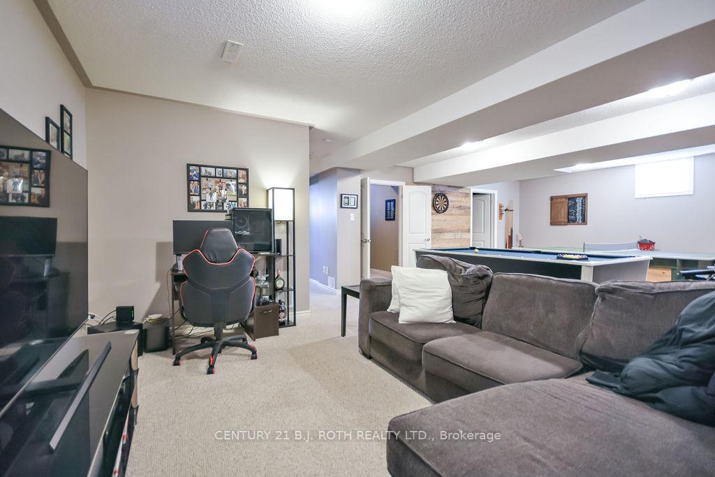 Photo 27 of 12 White Crescent, Barrie, Holly — HOMEH