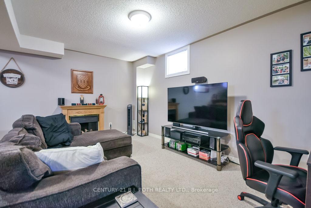 Photo 28 of 12 White Crescent, Barrie, Holly — HOMEH