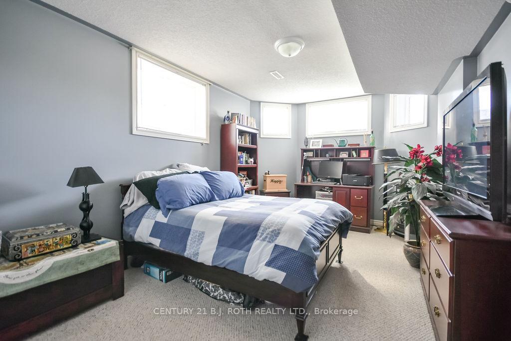 Photo 30 of 12 White Crescent, Barrie, Holly — HOMEH