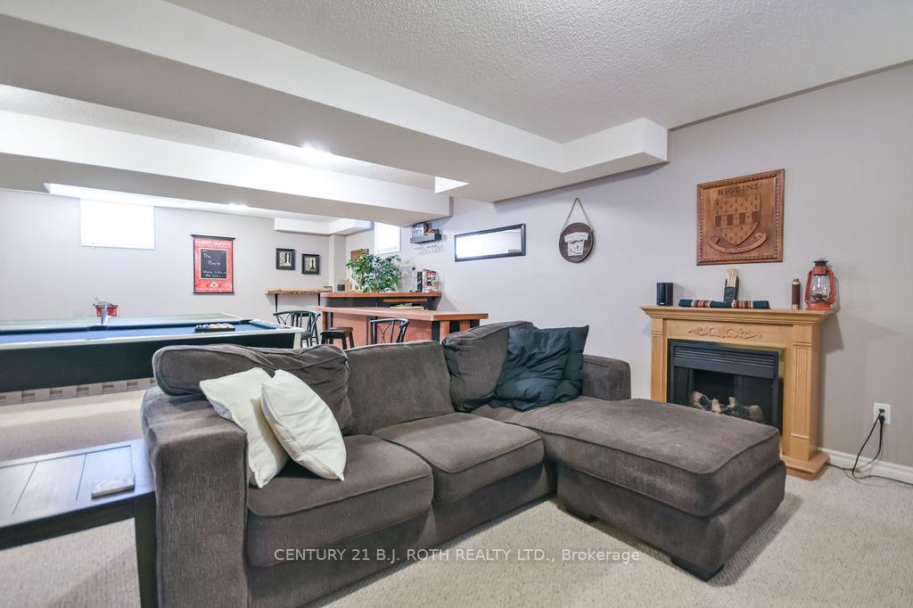 Photo 31 of 12 White Crescent, Barrie, Holly — HOMEH