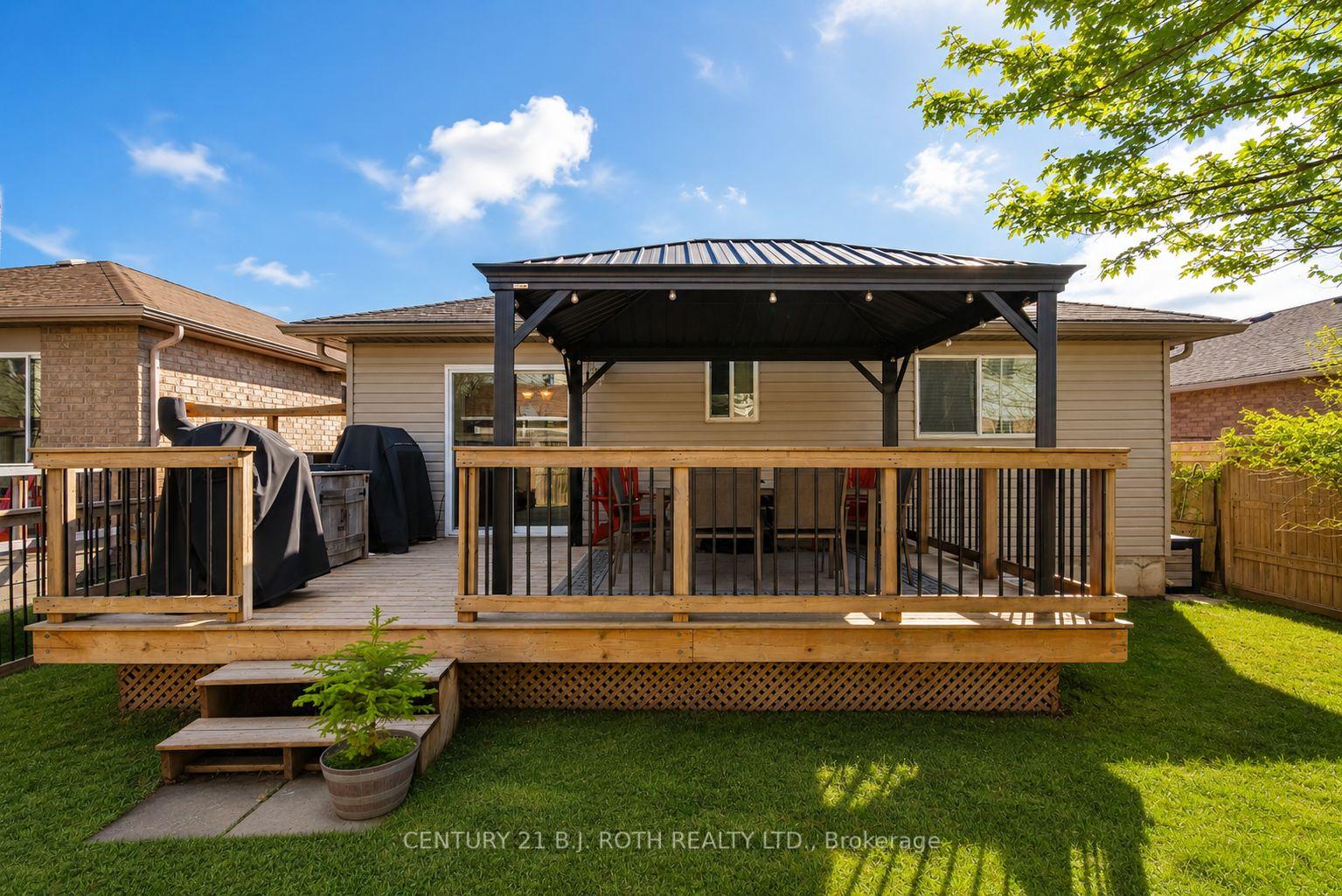 Photo 37 of 12 White Crescent, Barrie, Holly — HOMEH