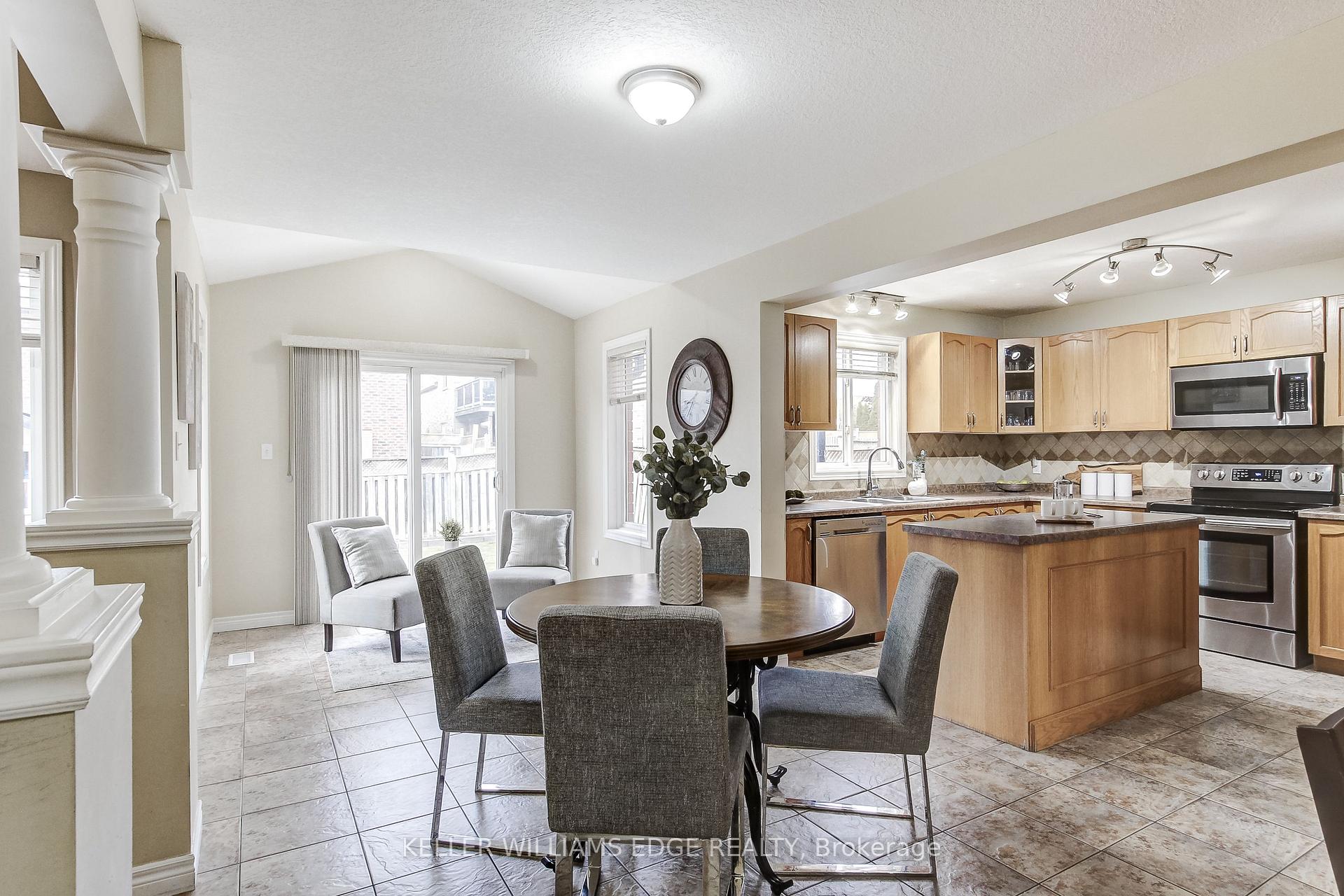 Photo 8 of 69 Solsbury Crescent, Hamilton, Mount Hope — HOMEH