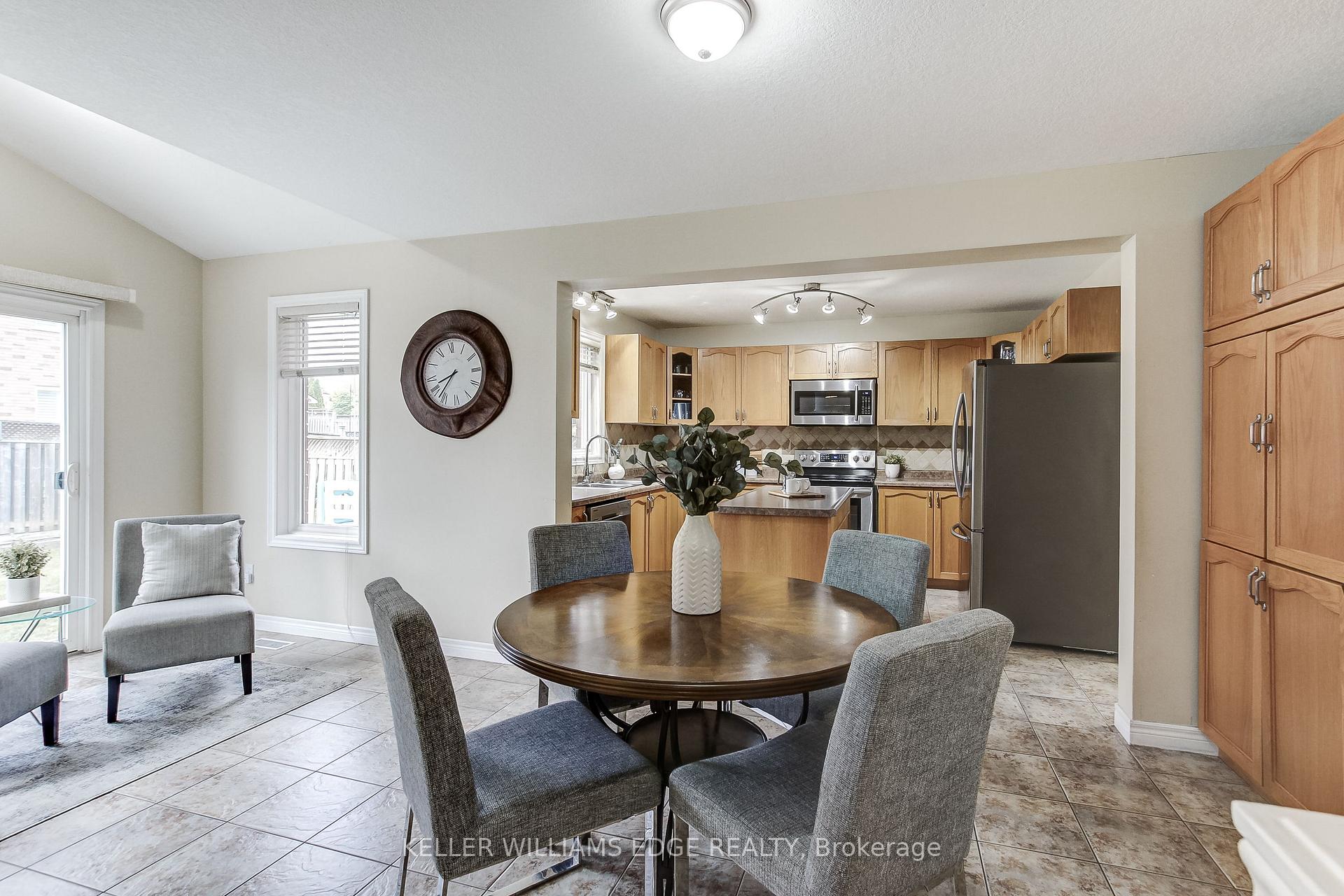 Photo 9 of 69 Solsbury Crescent, Hamilton, Mount Hope — HOMEH