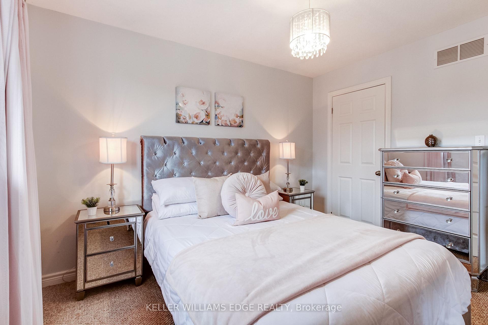 Photo 24 of 69 Solsbury Crescent, Hamilton, Mount Hope — HOMEH