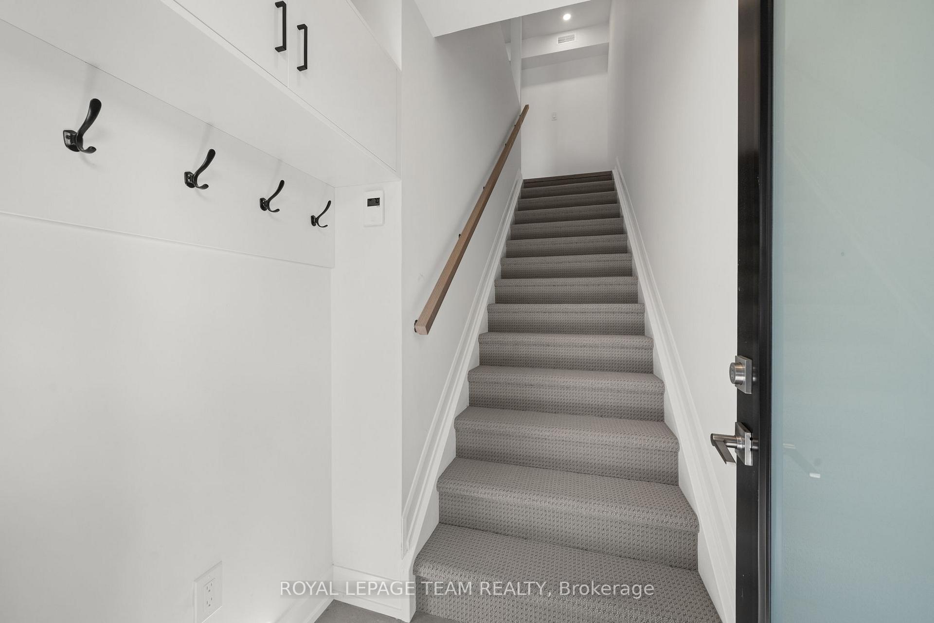 Photo 4 of Unit Upper, 998 Hollington Street, Ottawa, Carlington — HOMEH