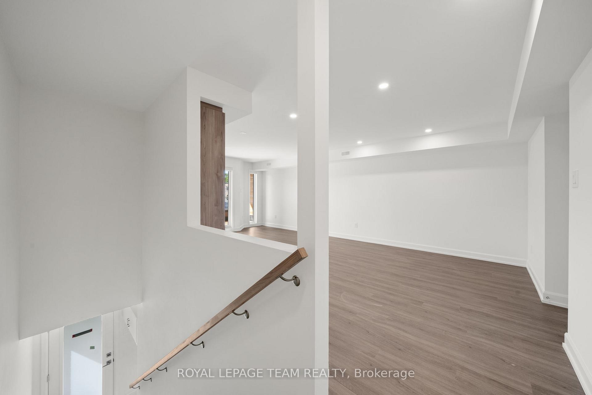 Photo 5 of Unit Upper, 998 Hollington Street, Ottawa, Carlington — HOMEH