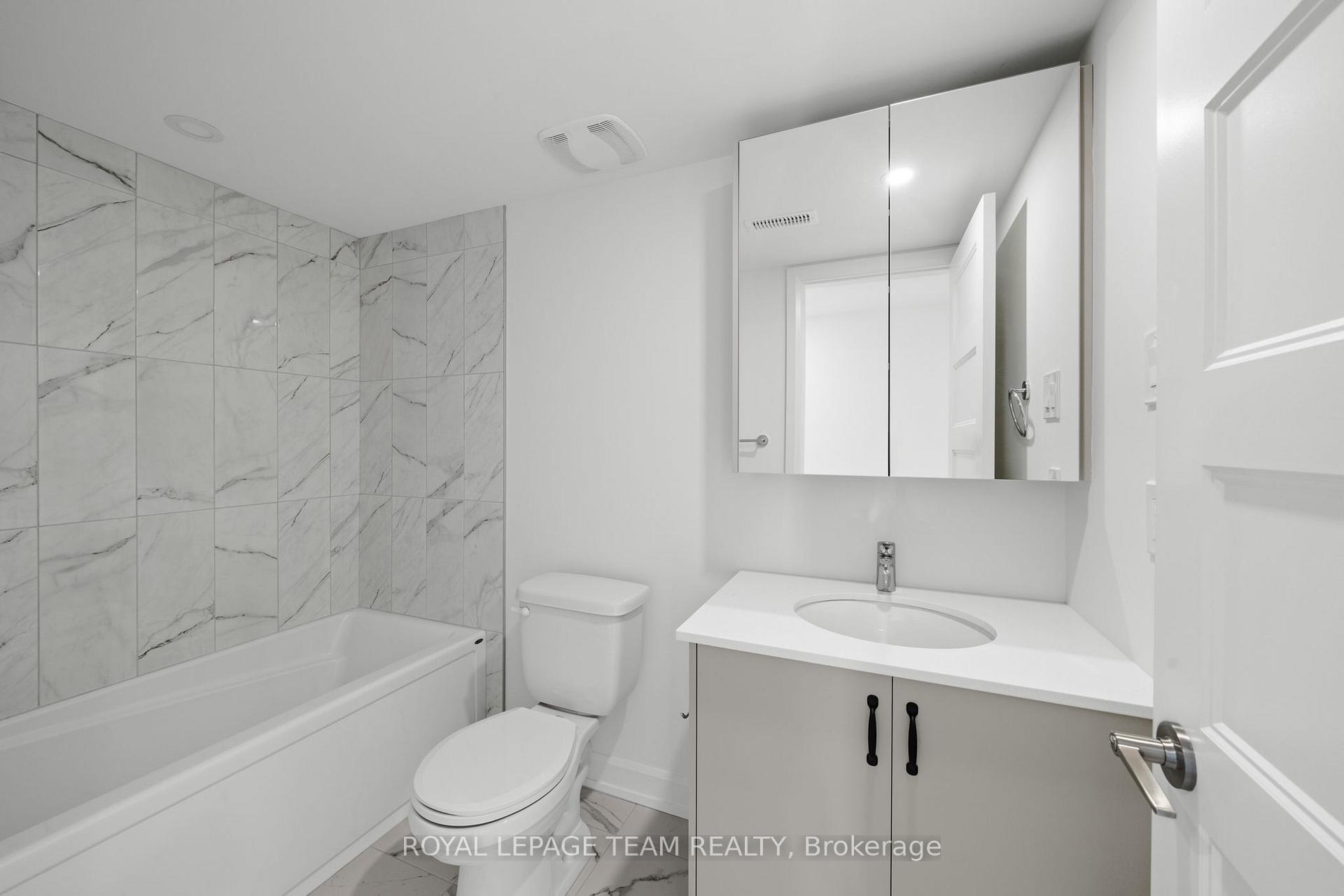 Photo 25 of Unit Upper, 998 Hollington Street, Ottawa, Carlington — HOMEH