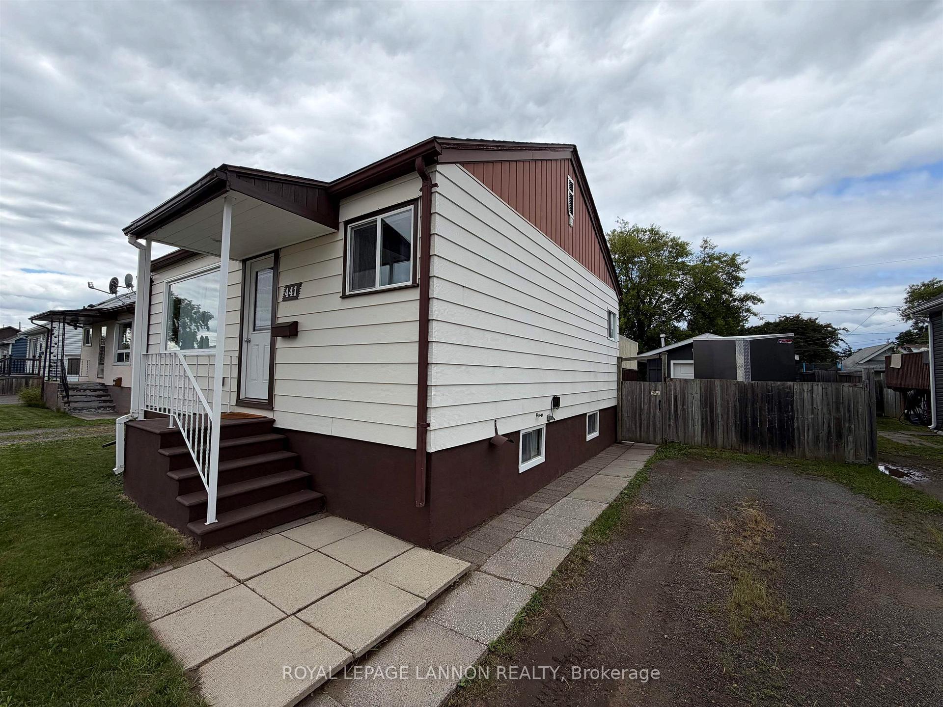 Photo 2 of 441 Christina Street E, Thunder Bay, Westfort — HOMEH