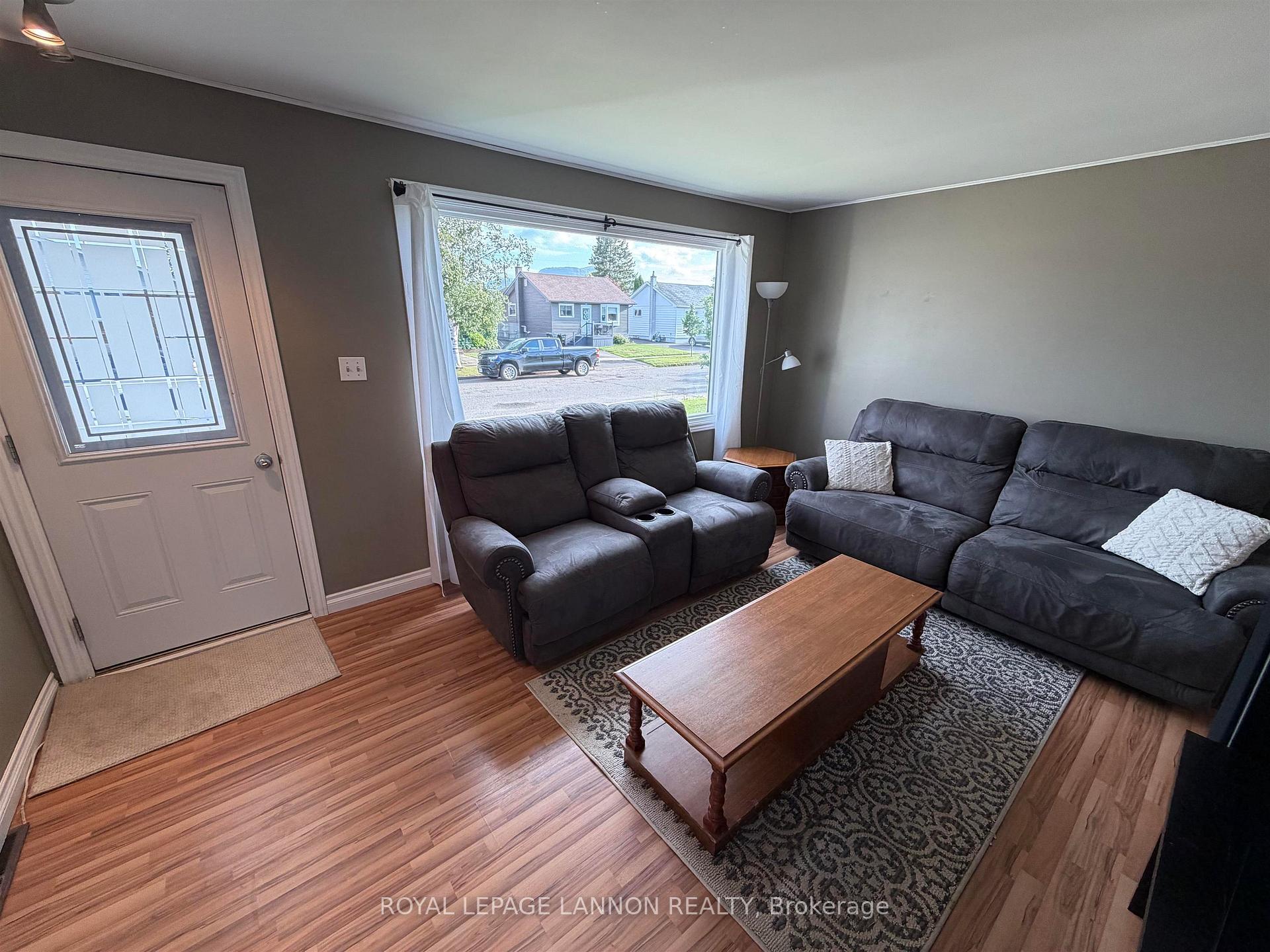 Photo 5 of 441 Christina Street E, Thunder Bay, Westfort — HOMEH