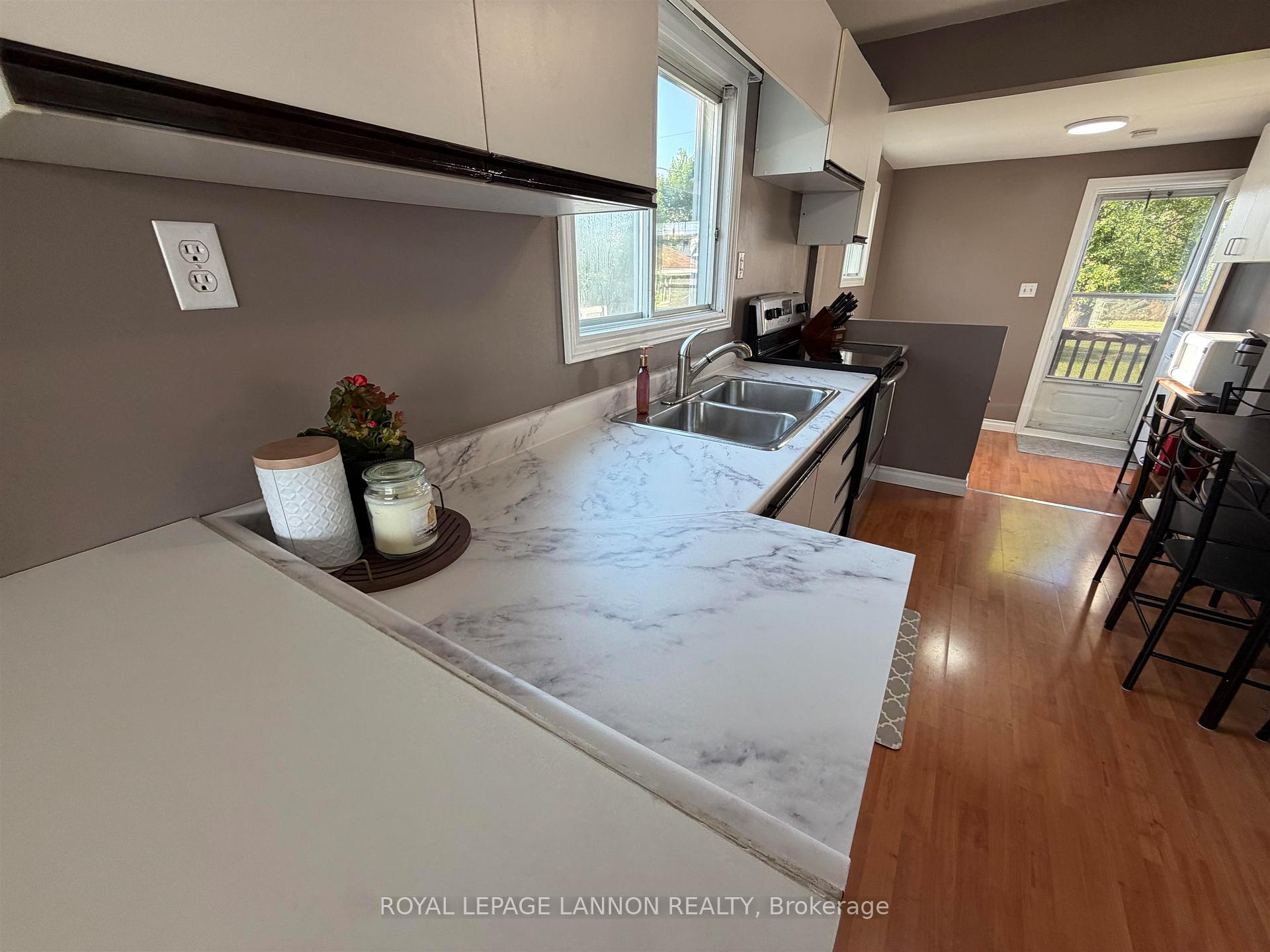 Photo 11 of 441 Christina Street E, Thunder Bay, Westfort — HOMEH