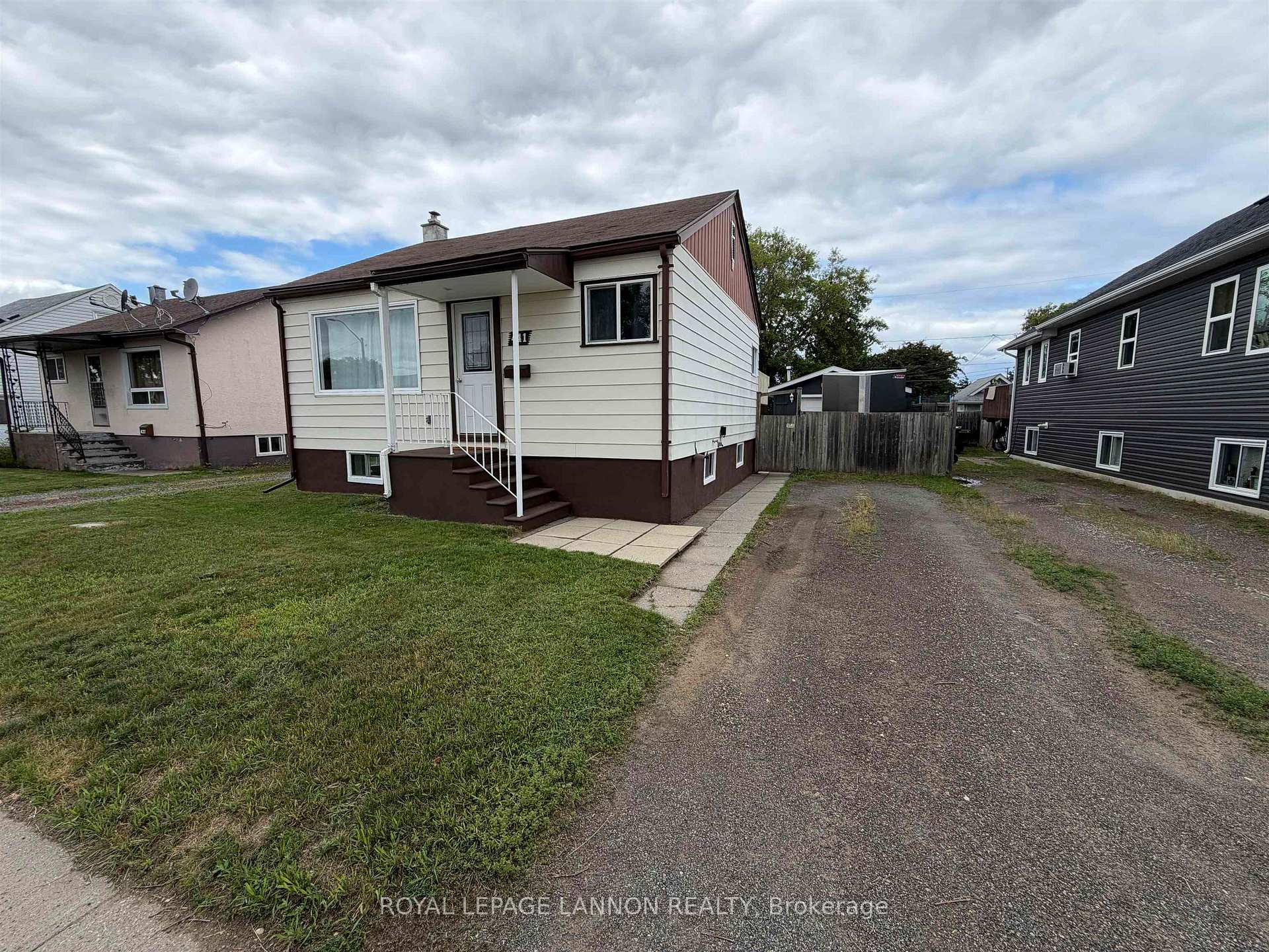 Photo 24 of 441 Christina Street E, Thunder Bay, Westfort — HOMEH