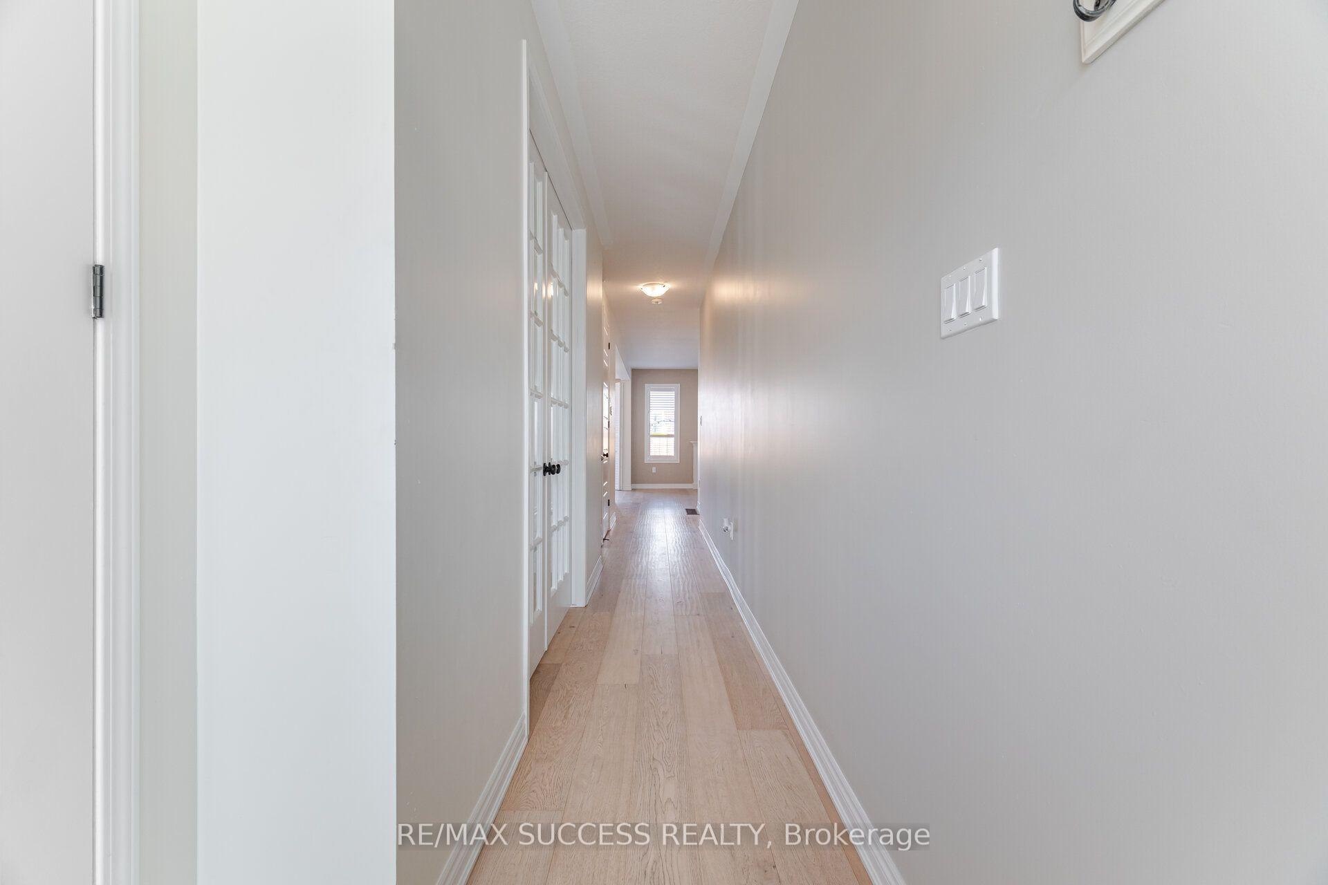 Photo 8 of 28 Pickett Place, Cambridge, Preston Heights — HOMEH
