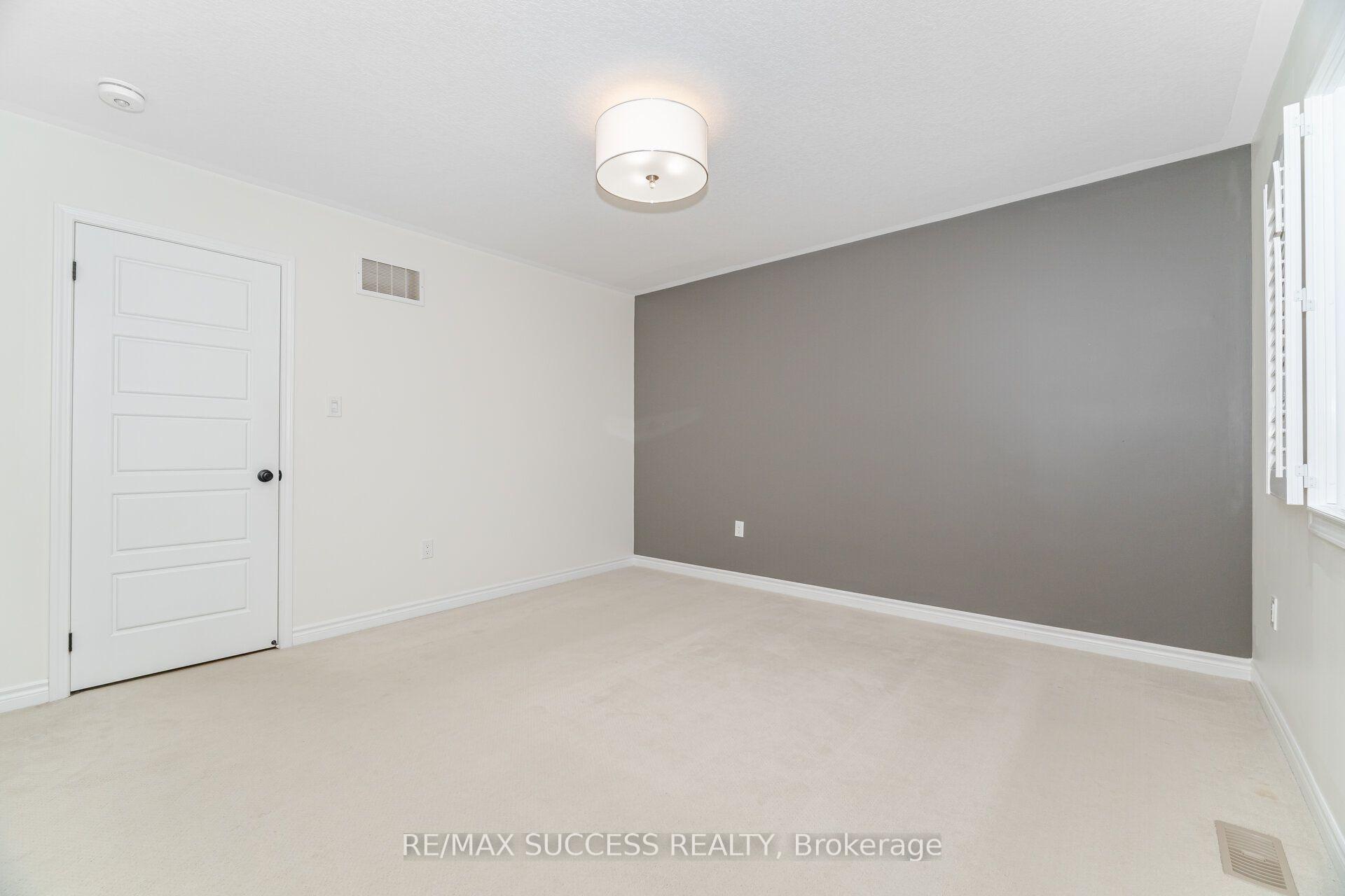 Photo 28 of 28 Pickett Place, Cambridge, Preston Heights — HOMEH
