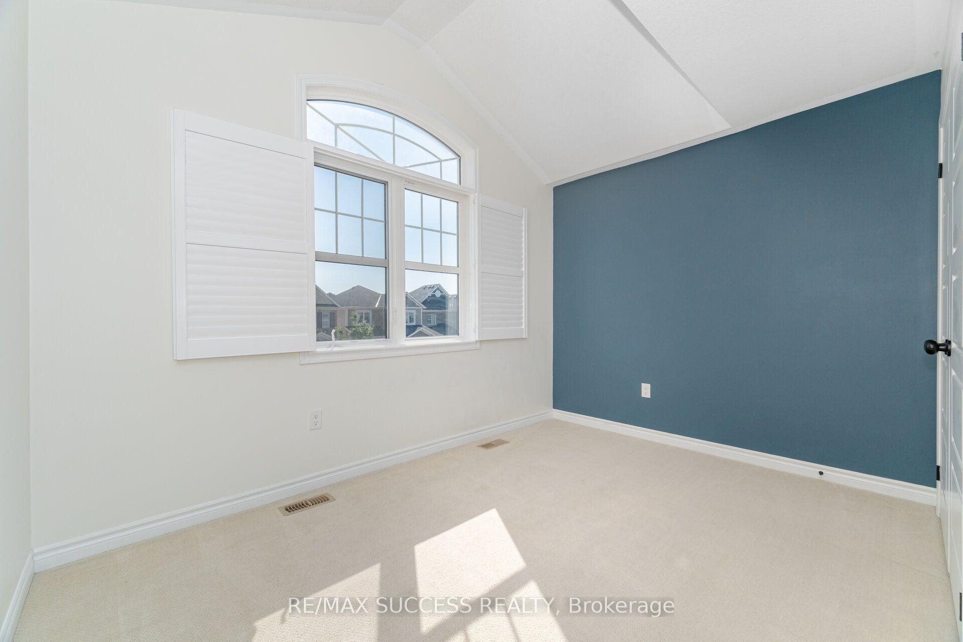 Photo 33 of 28 Pickett Place, Cambridge, Preston Heights — HOMEH