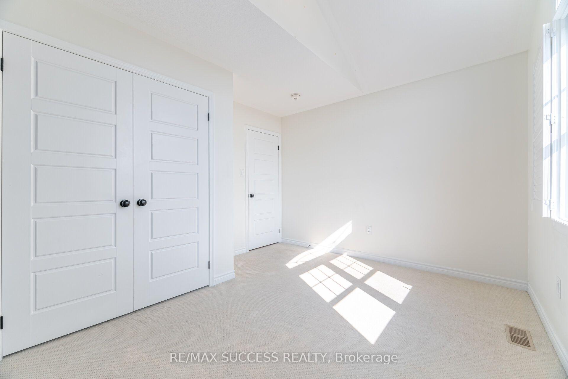 Photo 34 of 28 Pickett Place, Cambridge, Preston Heights — HOMEH