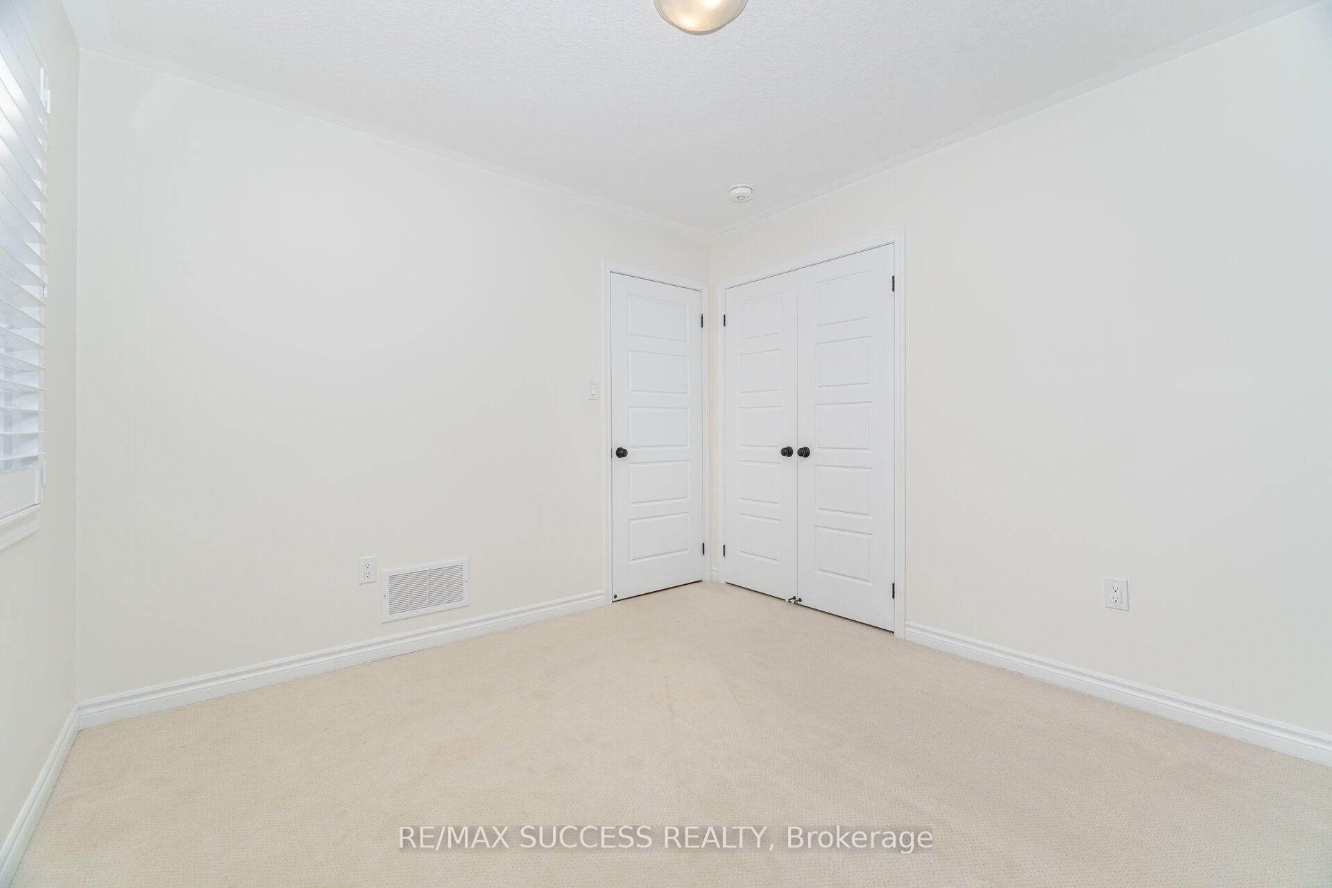 Photo 36 of 28 Pickett Place, Cambridge, Preston Heights — HOMEH