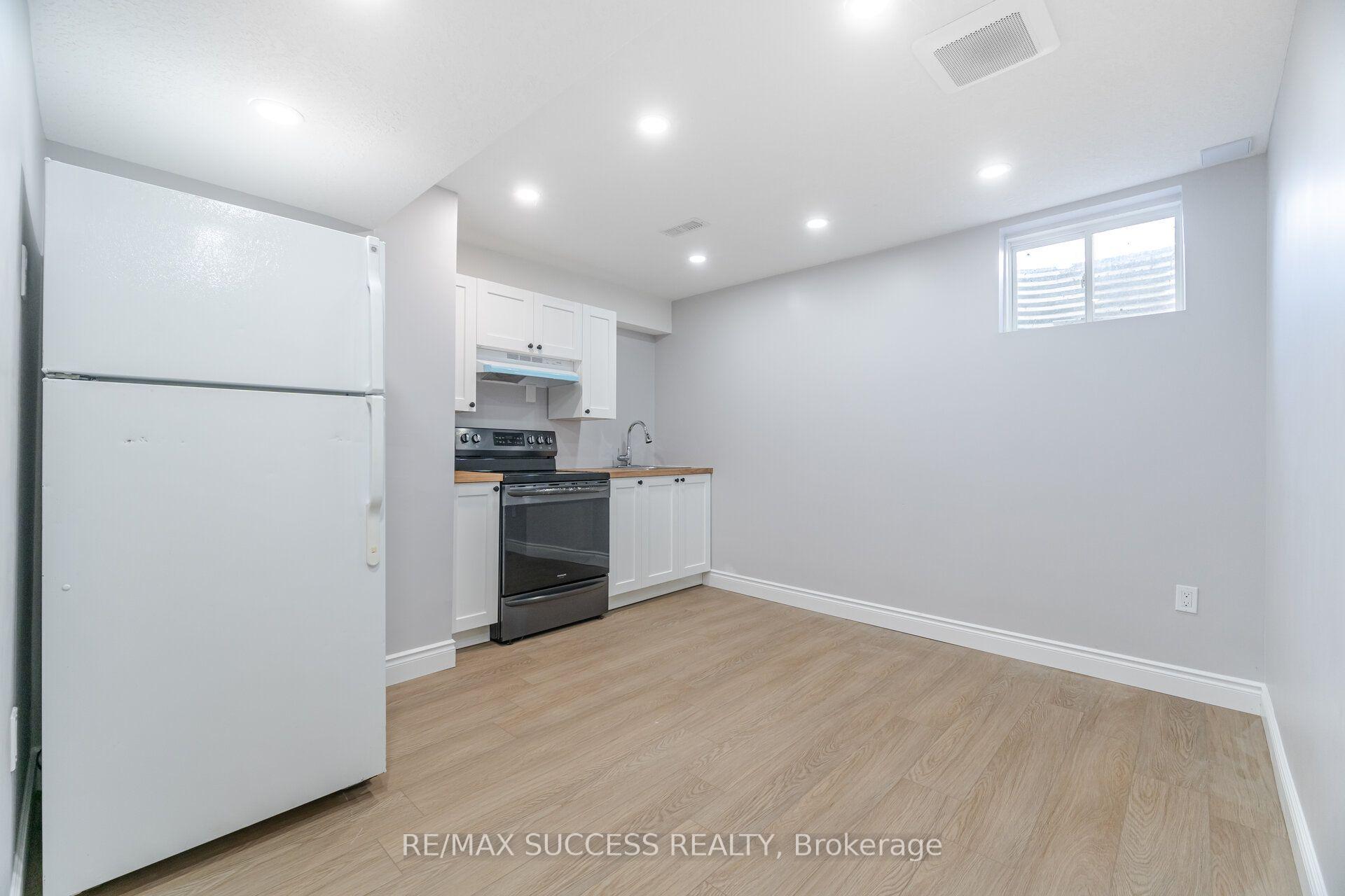 Photo 41 of 28 Pickett Place, Cambridge, Preston Heights — HOMEH