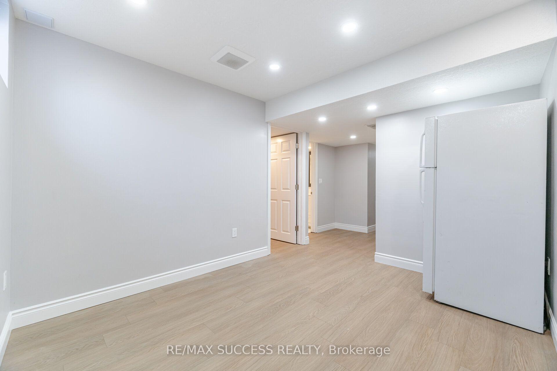 Photo 42 of 28 Pickett Place, Cambridge, Preston Heights — HOMEH